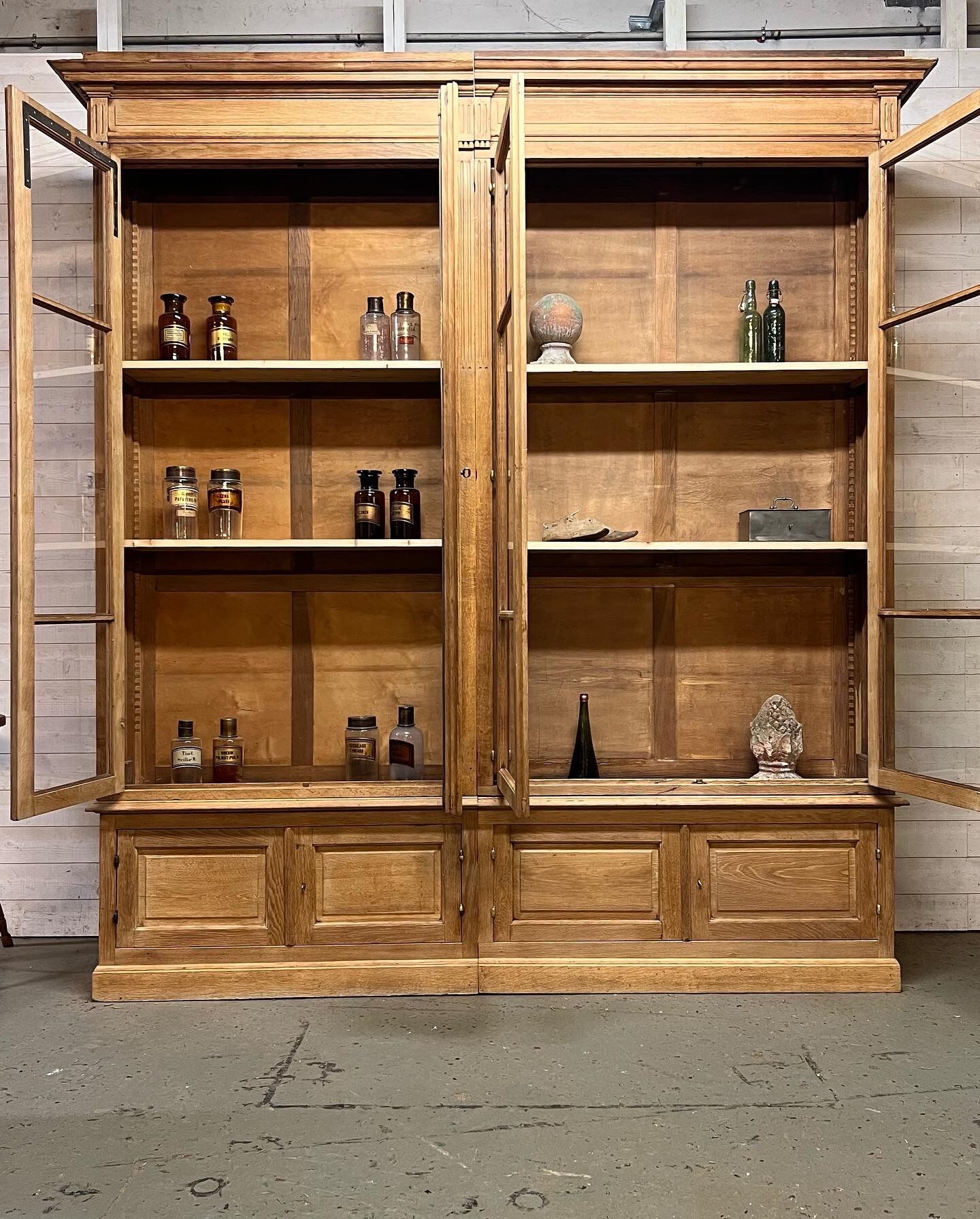 Showcase bookcase early XX th in solid oak