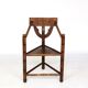Chaise traditionnelle suédoise sculptée « Monkstol »