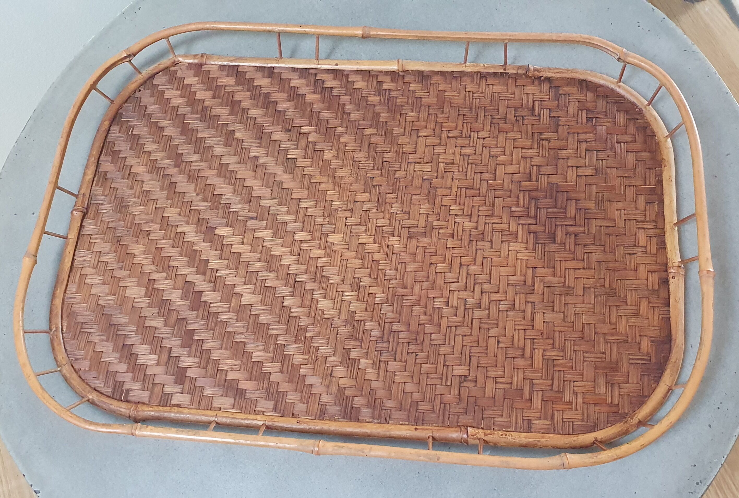 Rattan service plate