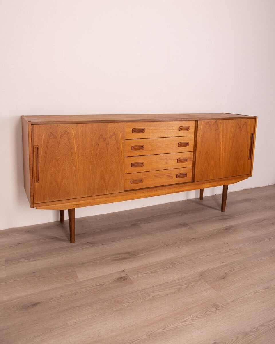 1960s Vintage Sideboard in Teak Wood Danish Design
