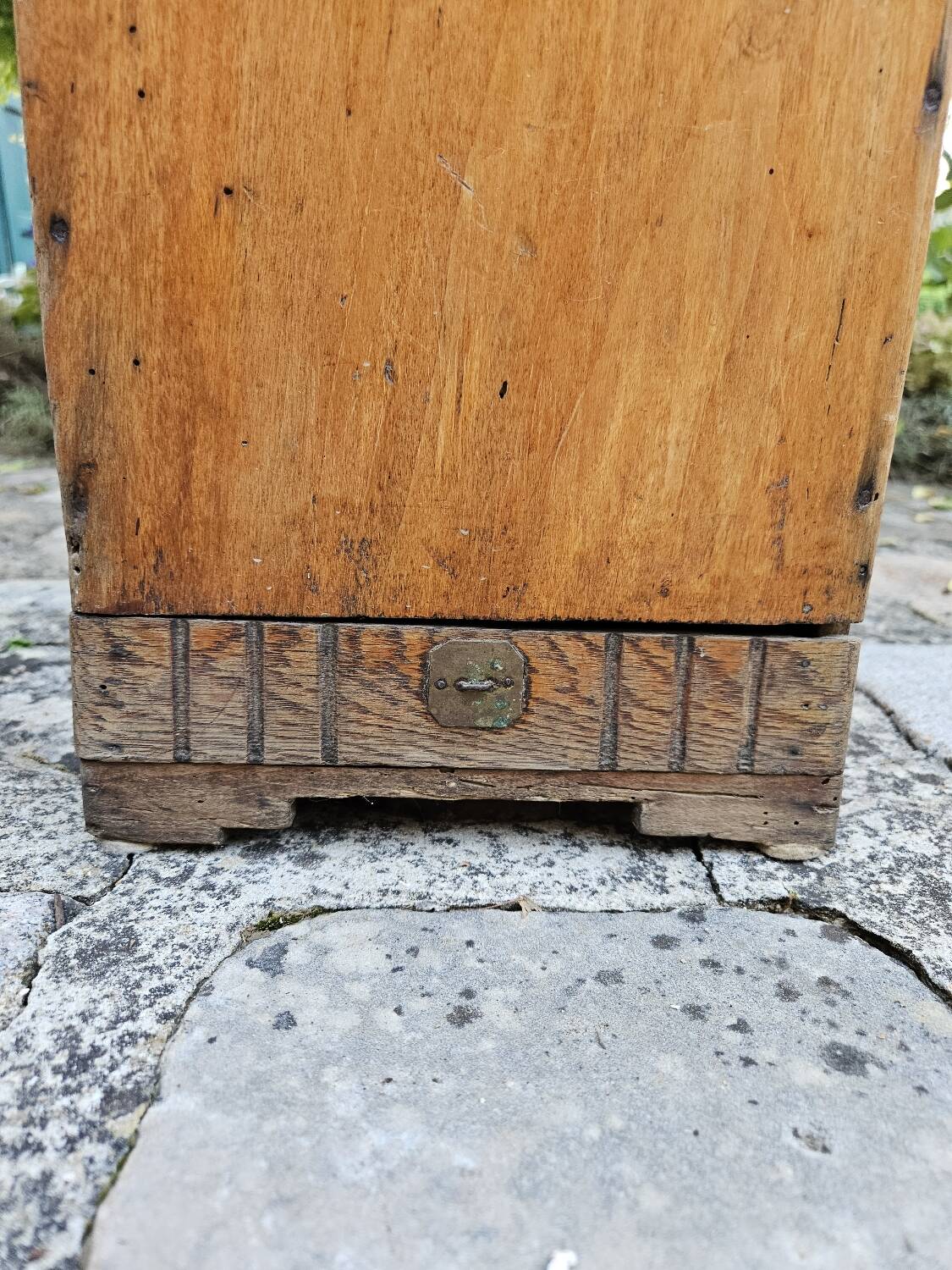 Art deco bread bin