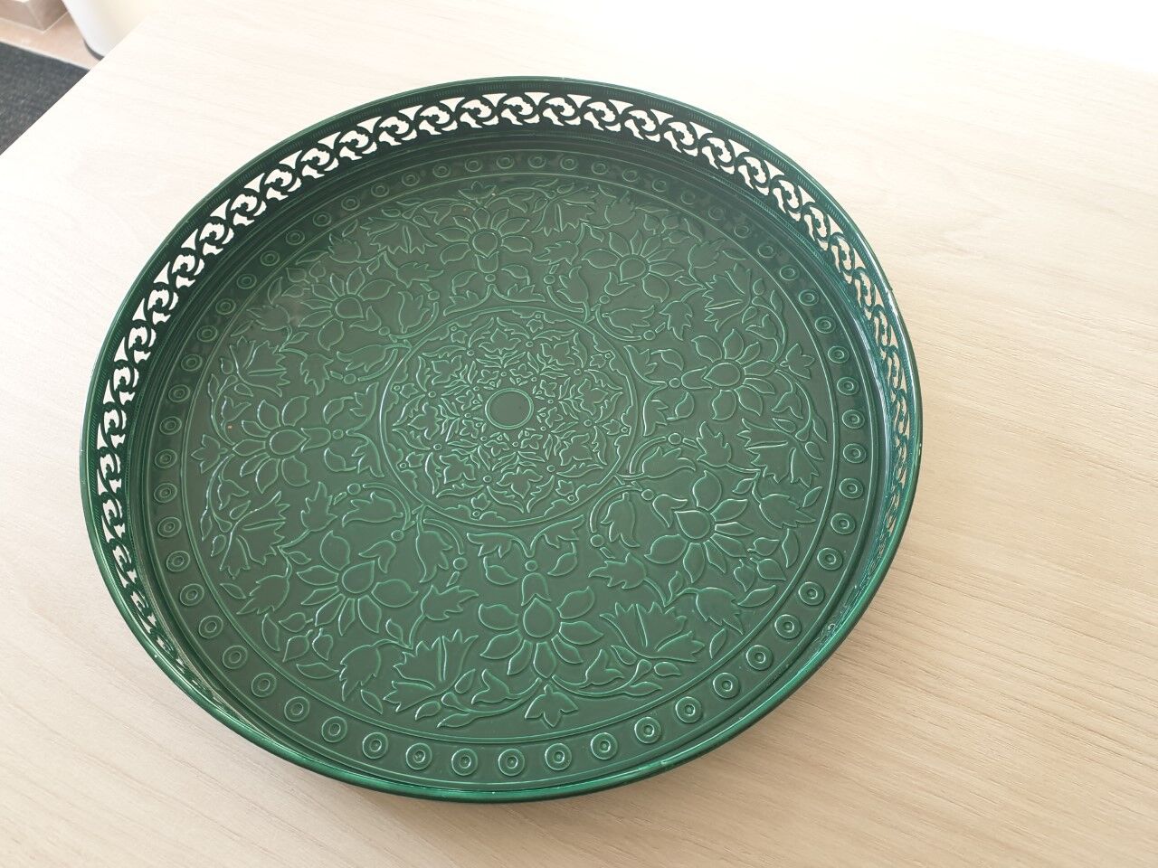 Painted sheet metal tray