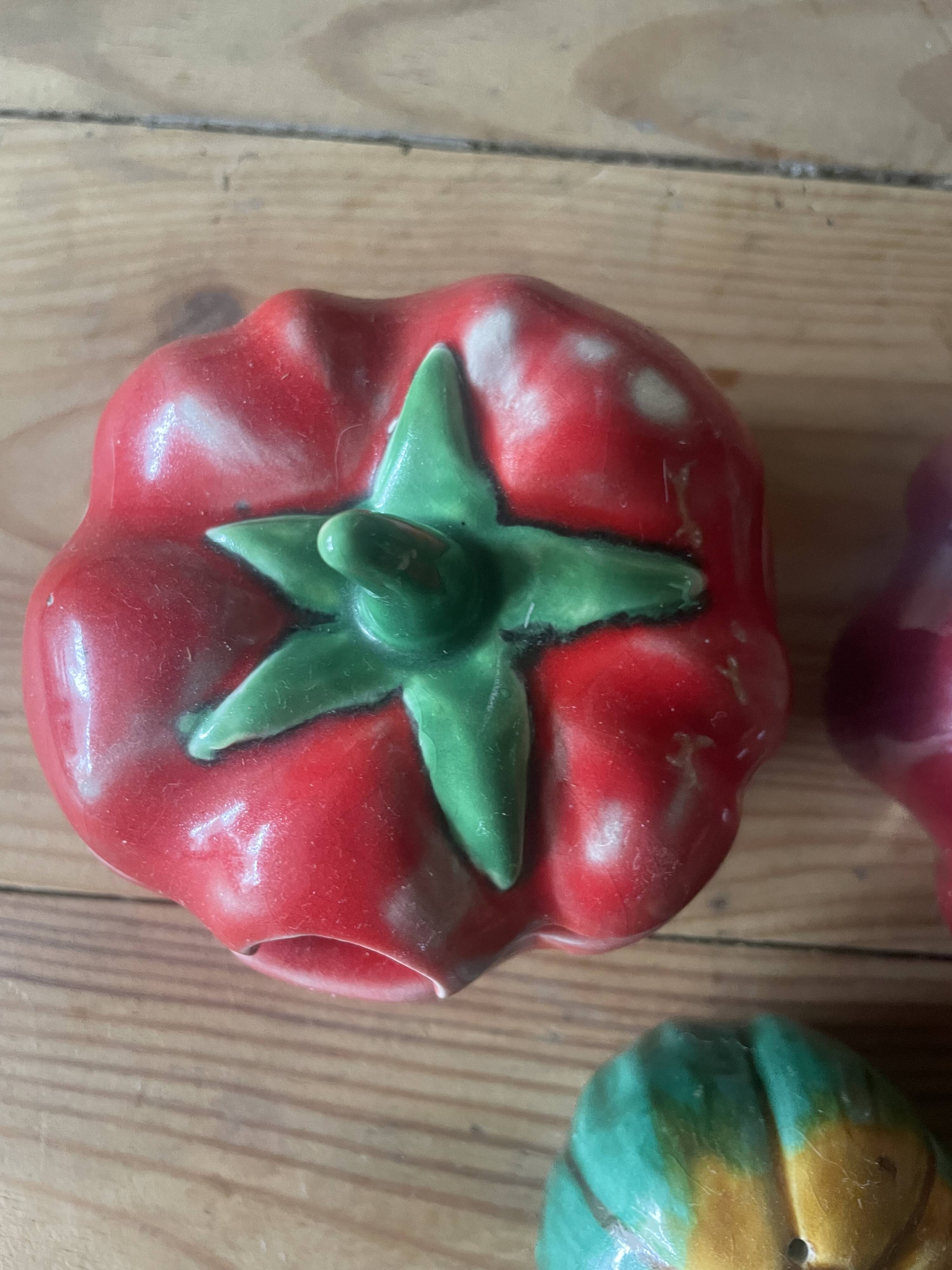 Set of mustard pots and salt shakers in slip