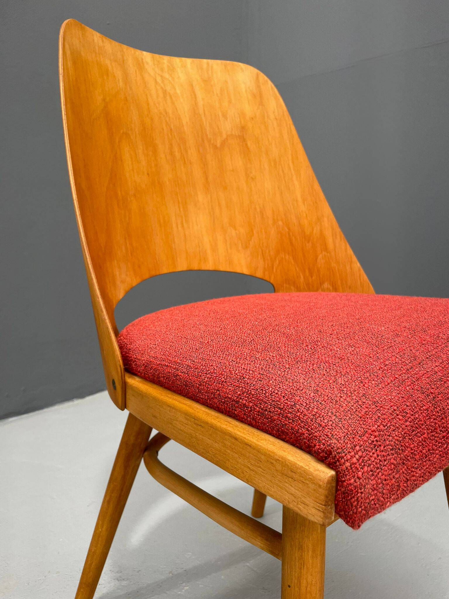 Pair of TON Model 514 Dining Chairs – Radomír Hofman, 1960s