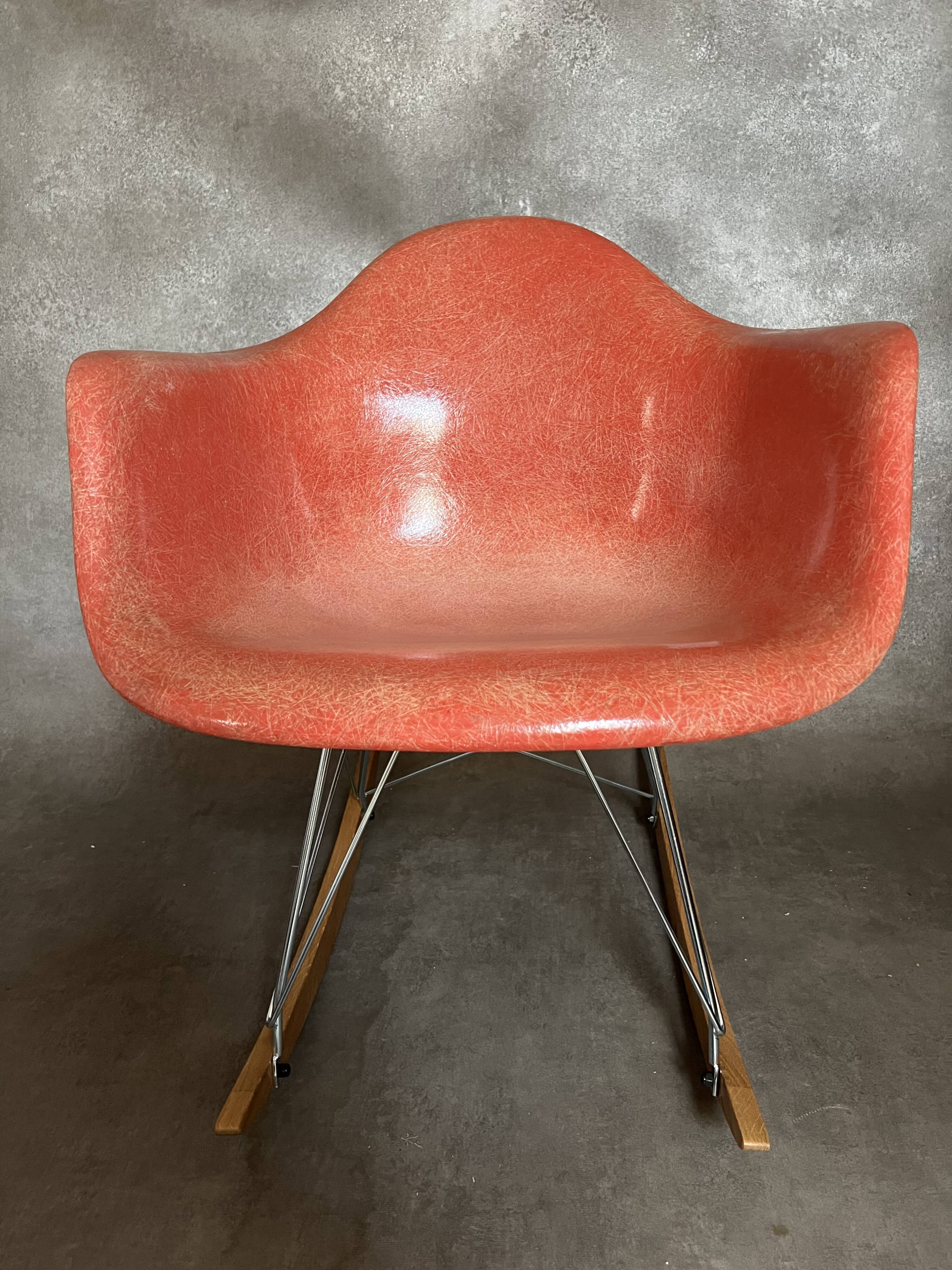 EAMES RAR ROCKING CHAIR HERMAN MILLER 60s design no Vitra