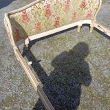 L VI upholstered bed