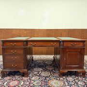 Classic English desk with green leather
