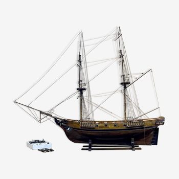 Maquette navigante représentant une goélette du XIXème
