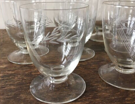 Set of 8 antique water glasses engraved on stand