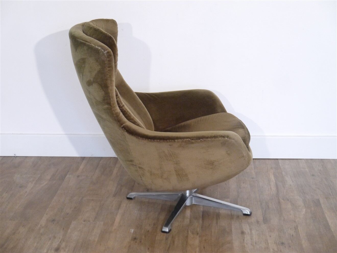 Vintage Scandinavian velvet armchair 1970