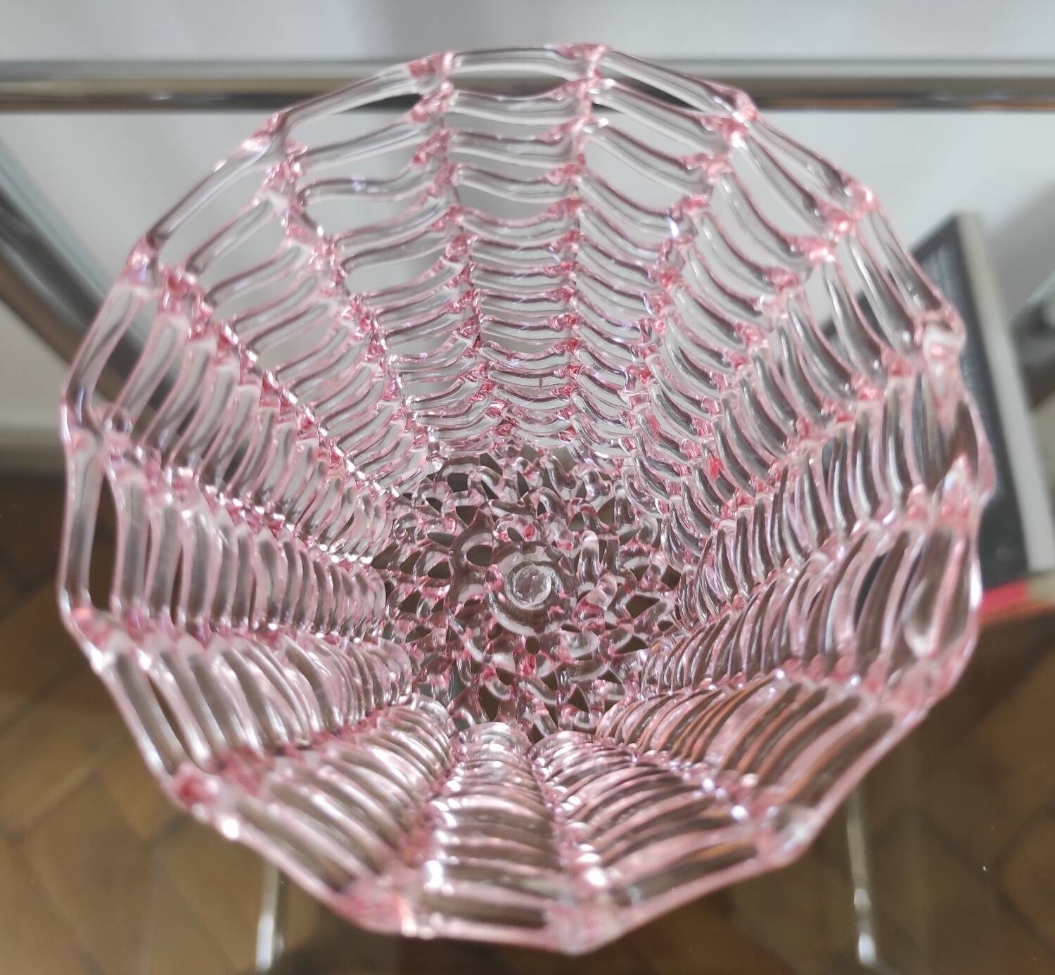 Vintage pink woven glass lantern – Murano style