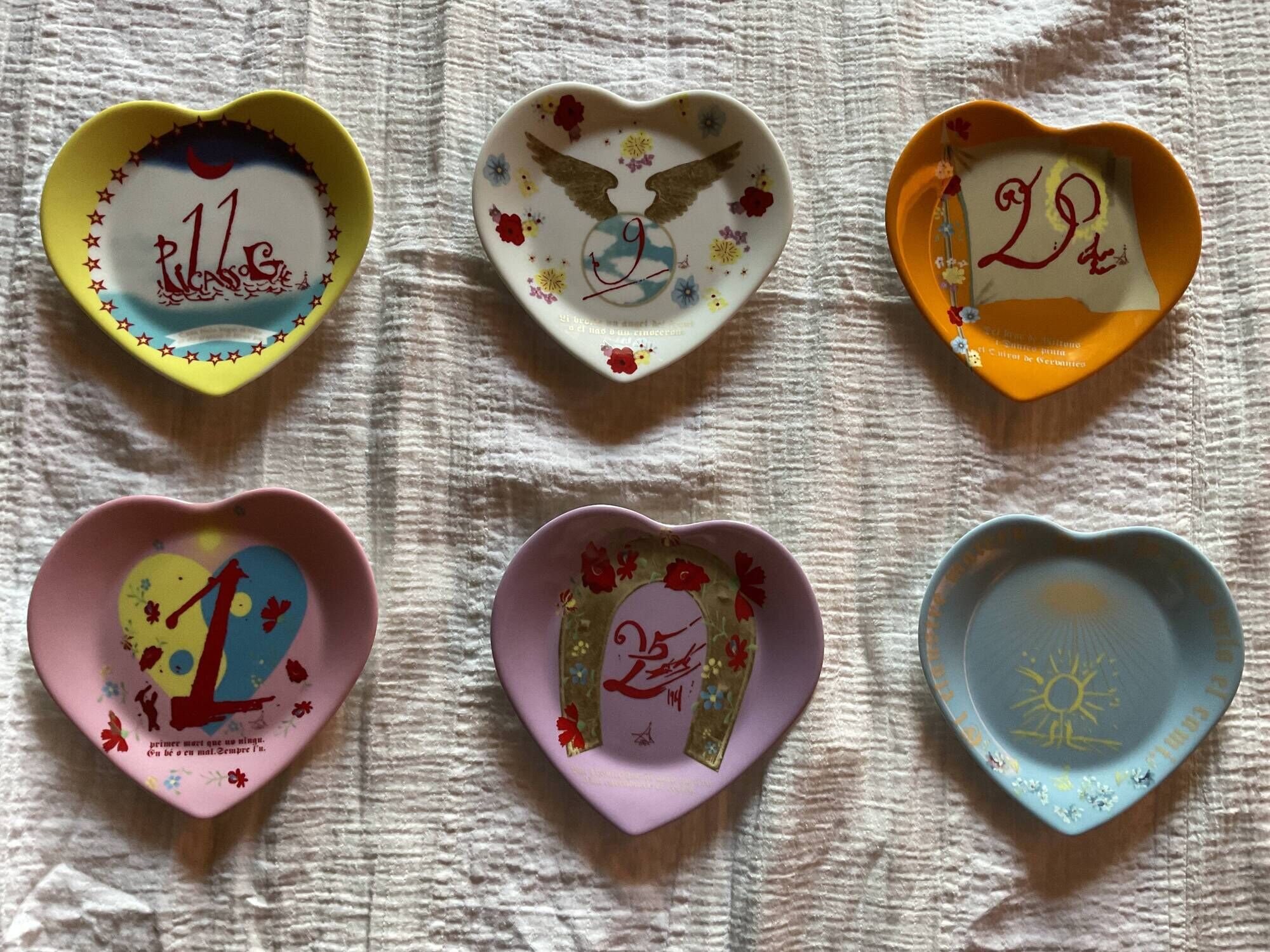 6 small heart-shaped porcelain plates Philippe Deshoulieres Salvador Dali