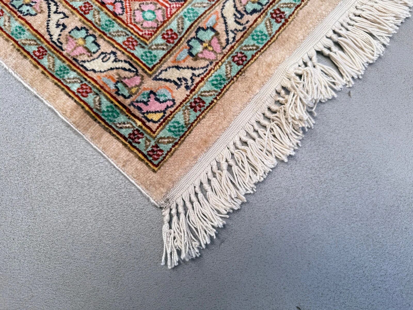 Vintage Kashmir silk rug, medallion floral 50x75cm hand knotted 2539