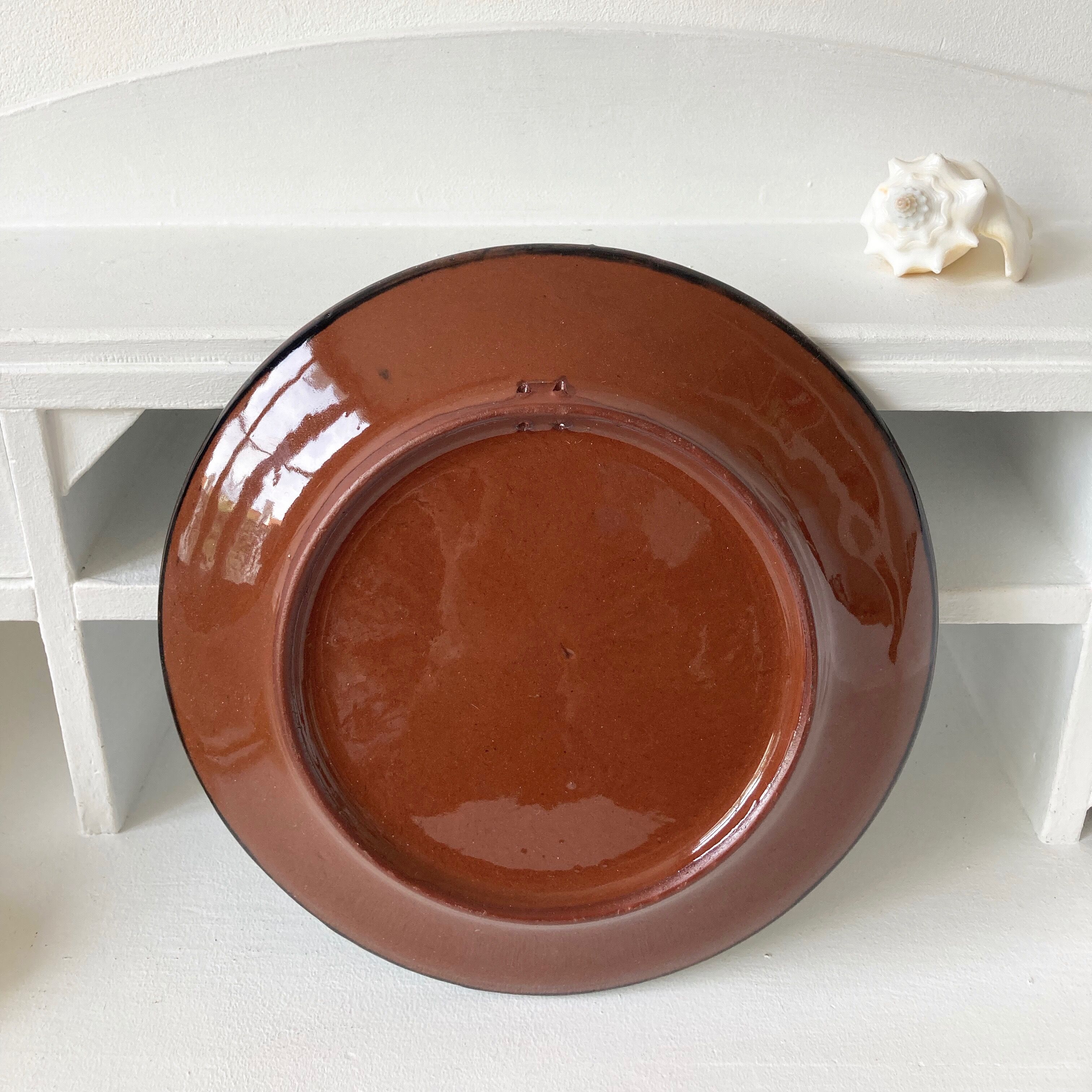 Decorative ceramic plate