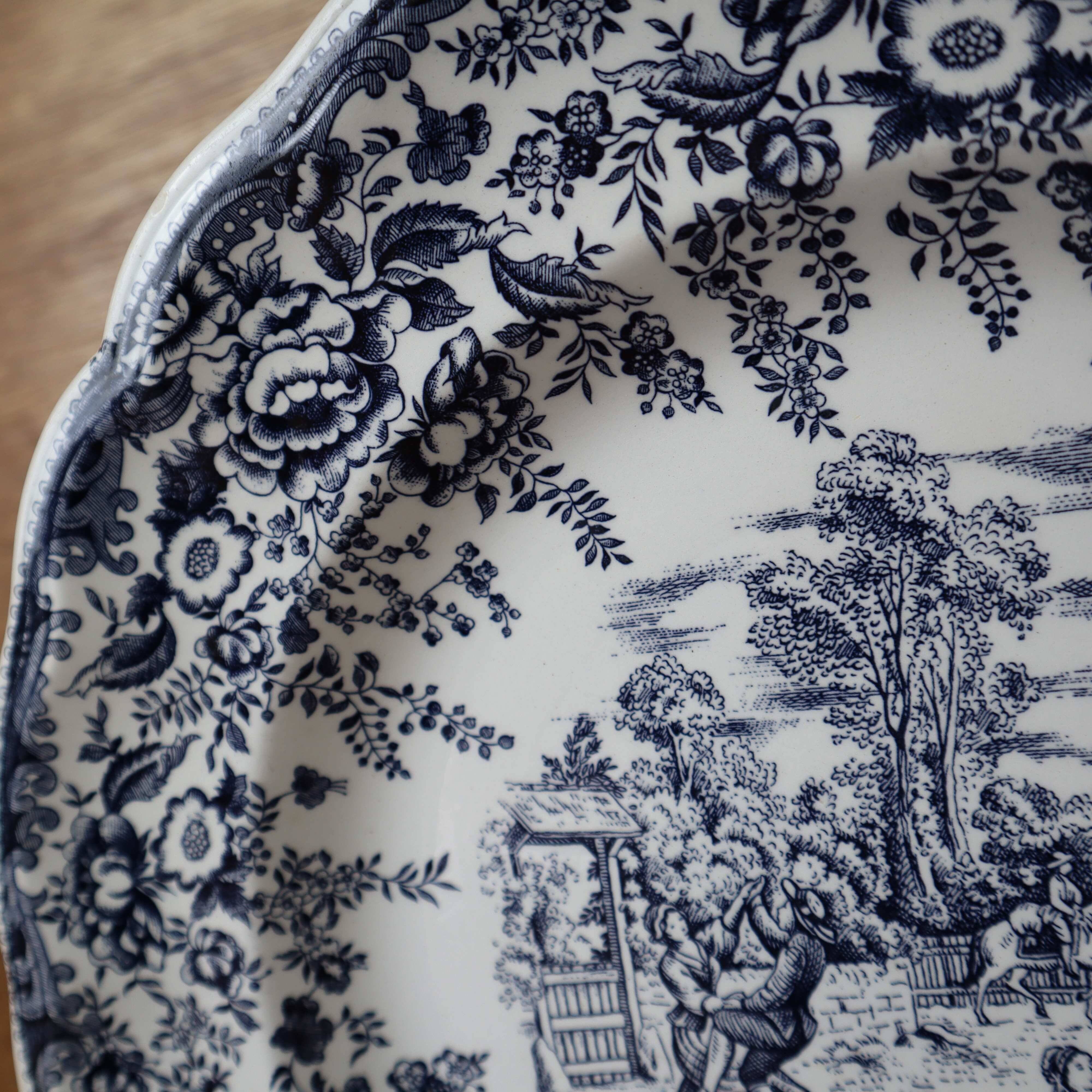 Round dish stamped Lunéville KG Tradition special grand feu