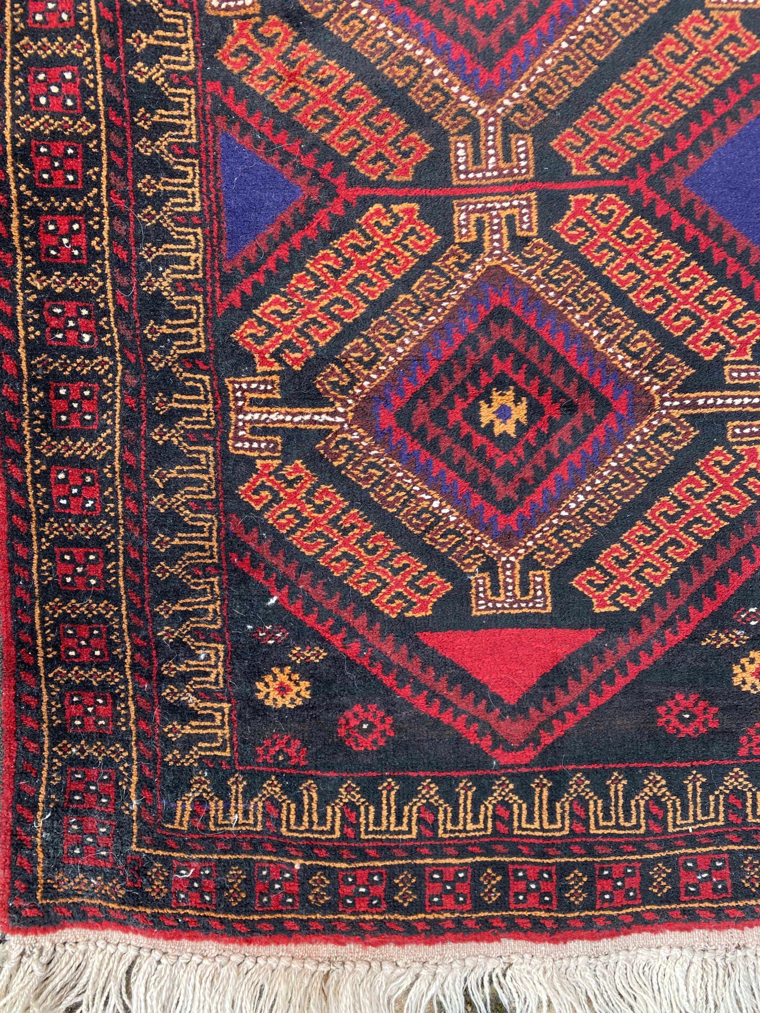 Old carpet 85 x 141 cm