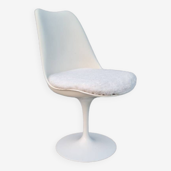 Tulip chair by Eero Saarinen, for Knoll