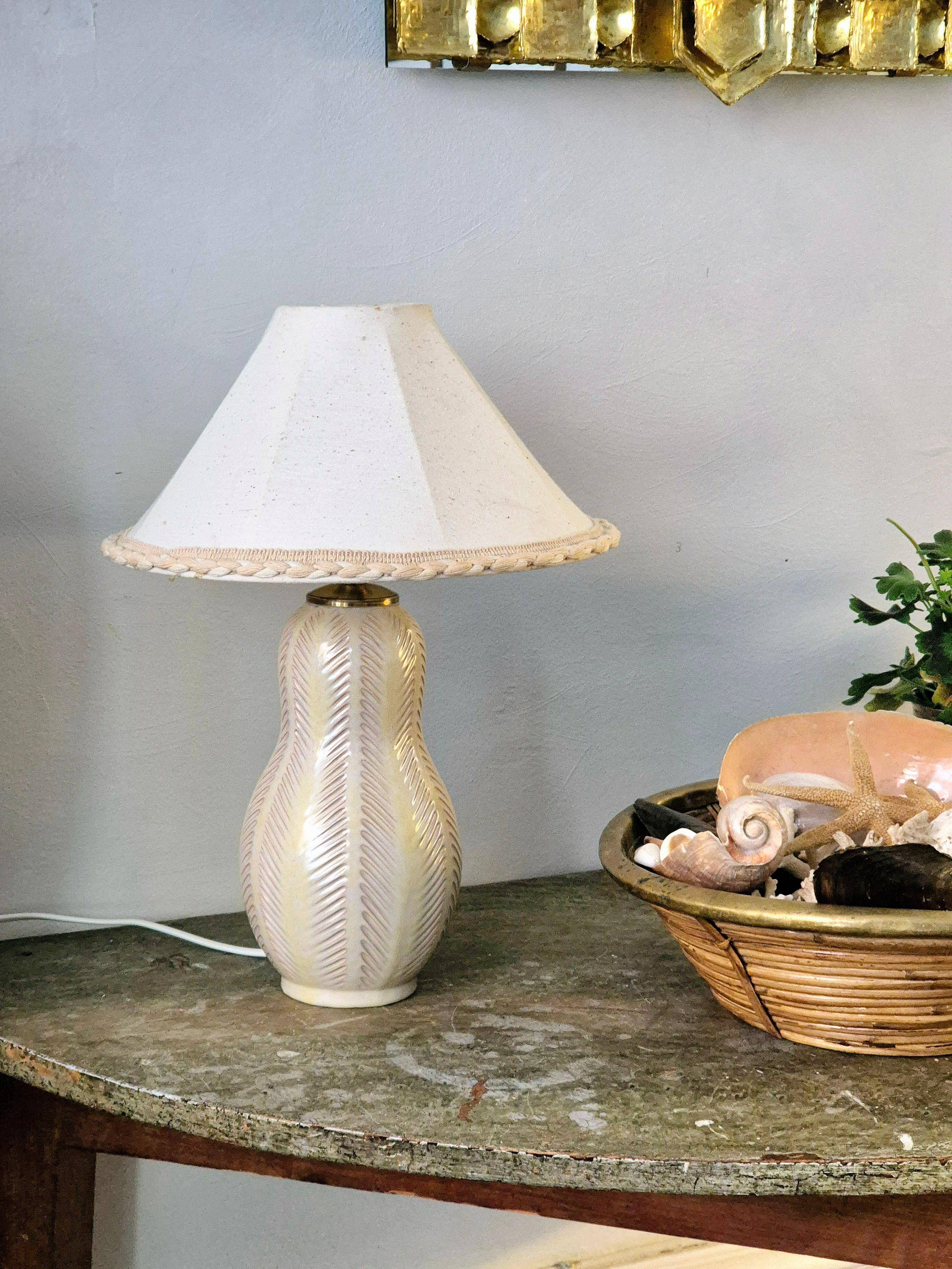 Modern Swedish table lamp with a ceramic base by Anna-Lisa Thomson, mid-1900s.