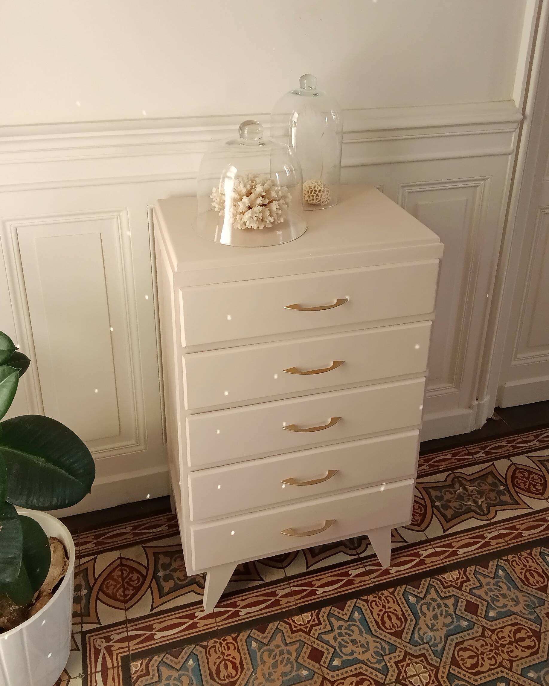 Vintage chiffonier