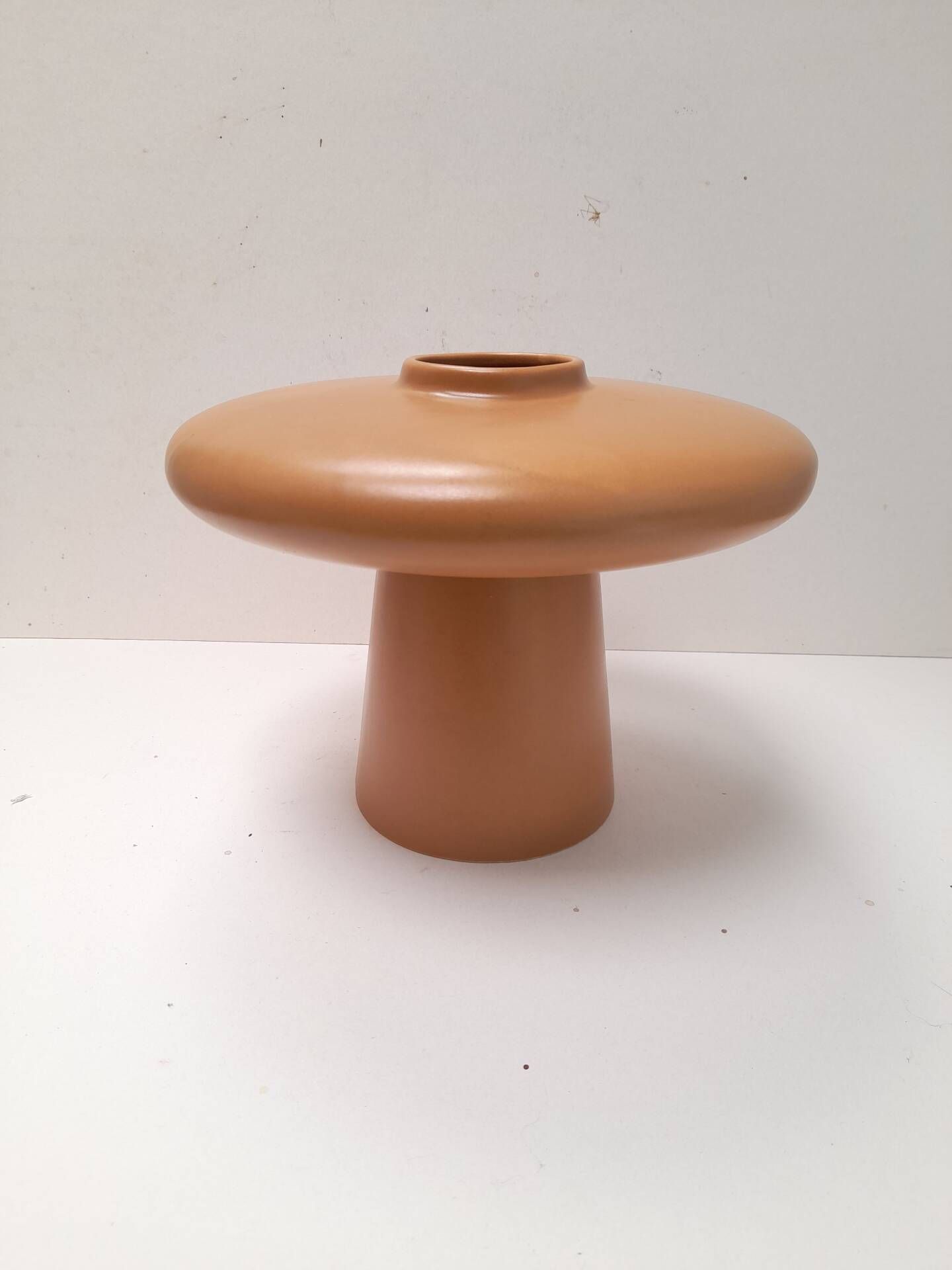 Large ceramic vase 80s UFO saucer