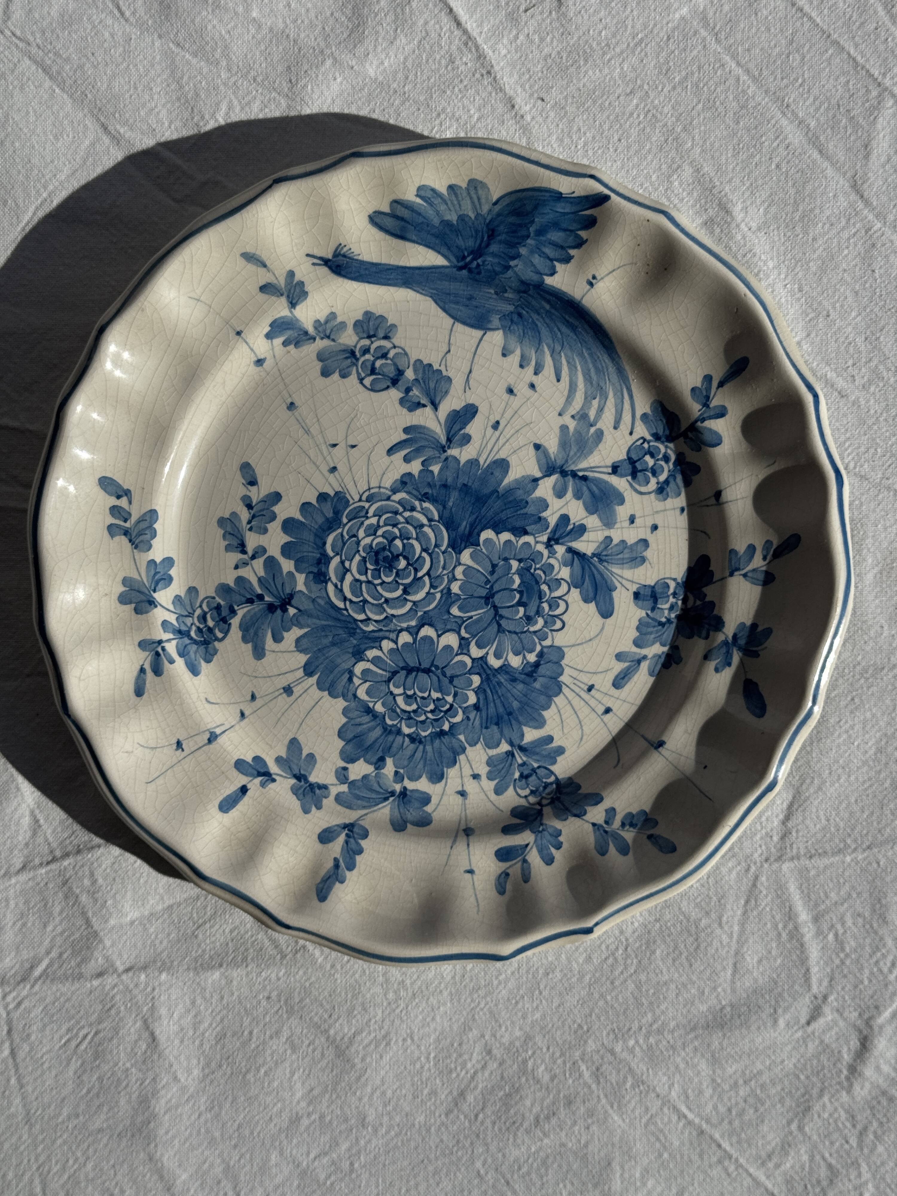 Decorative plate with stylised bird pattern D24.5