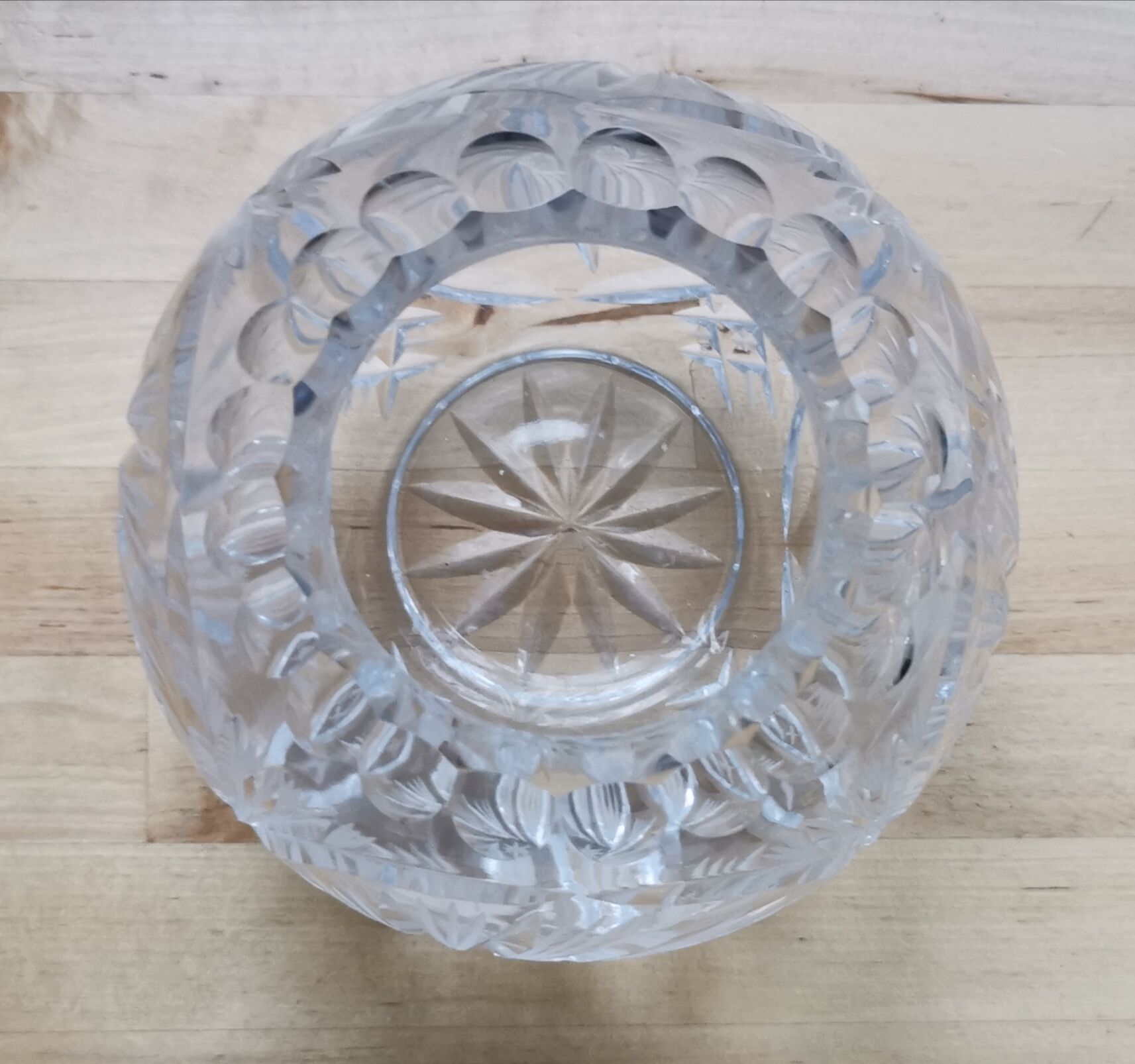 Vase cut crystal ball