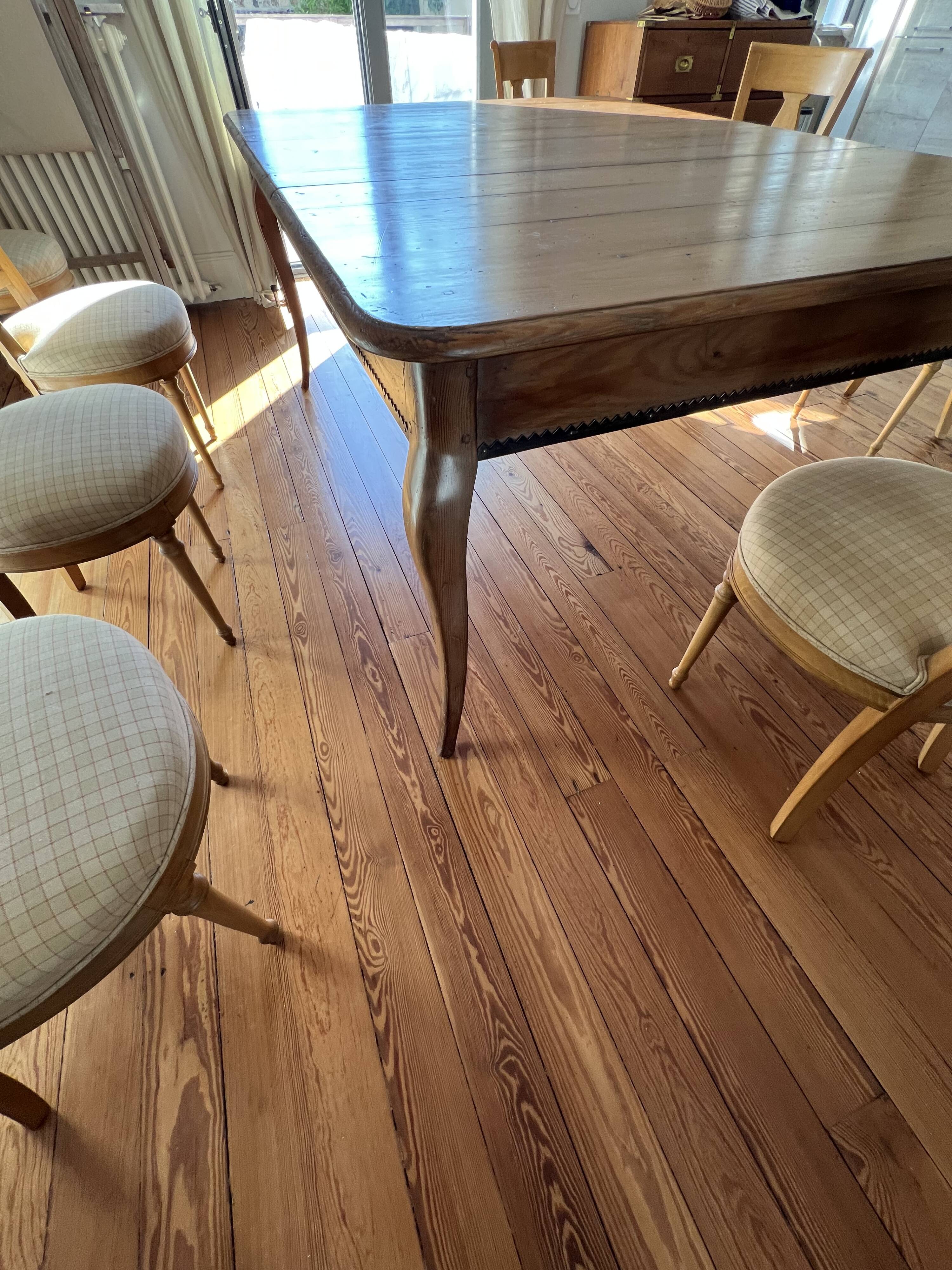 Regency table style