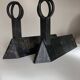 Paire de chenets modernistes mid century en fonte