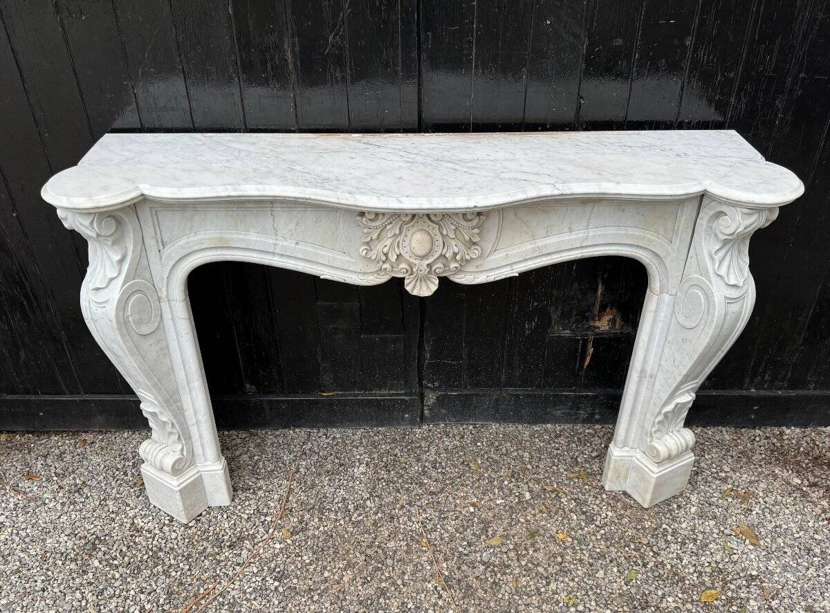 Louis XV style fireplace in white Carrara marble circa 1900