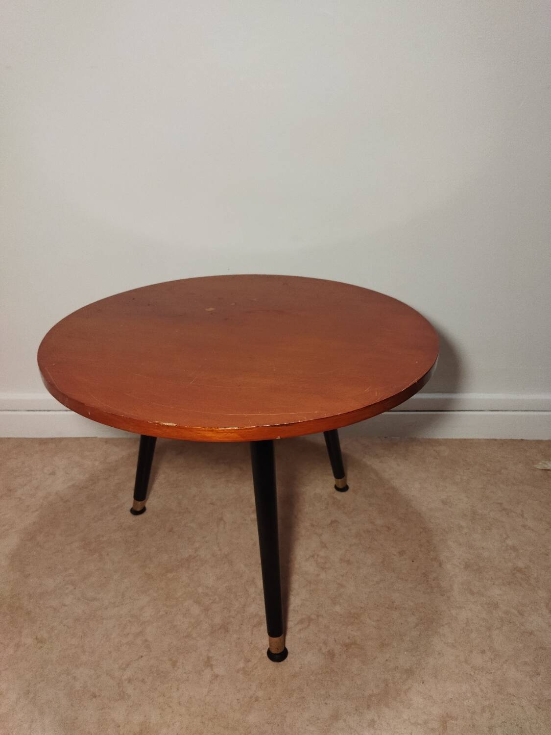 Coffee table with compass legs
