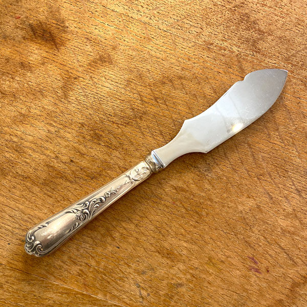 Butter knife, Rocaille model, Ercuis