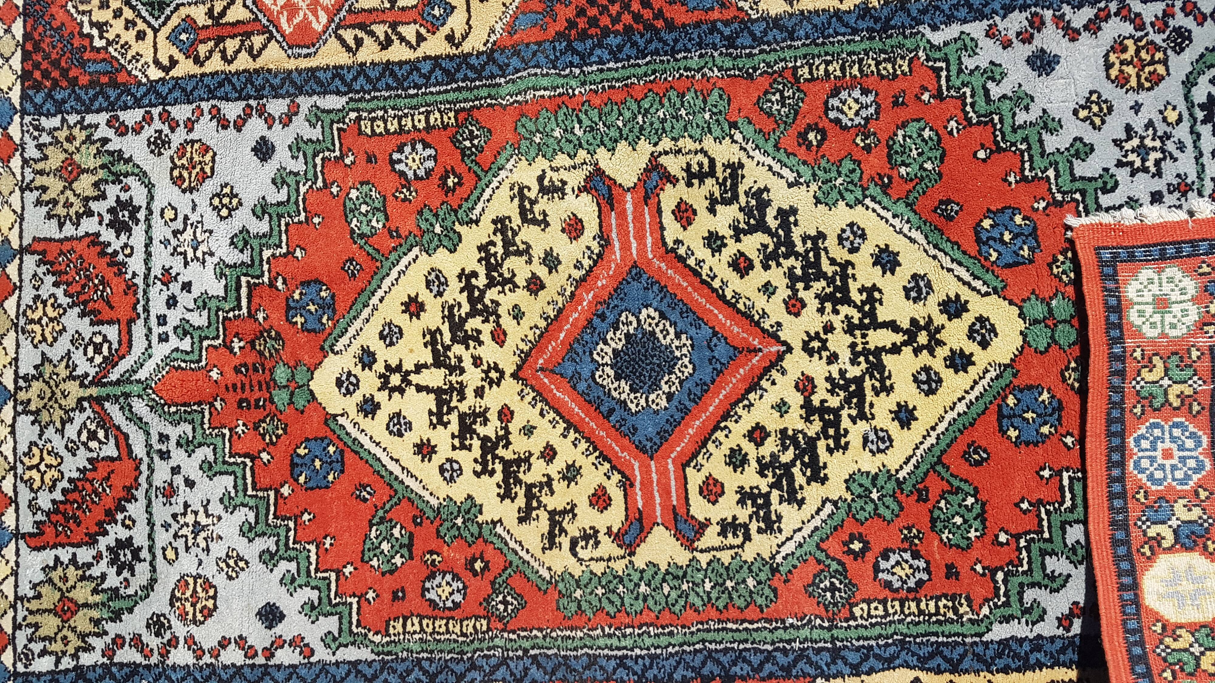 Persian carpet 241x133cm, 100% wool on cotton