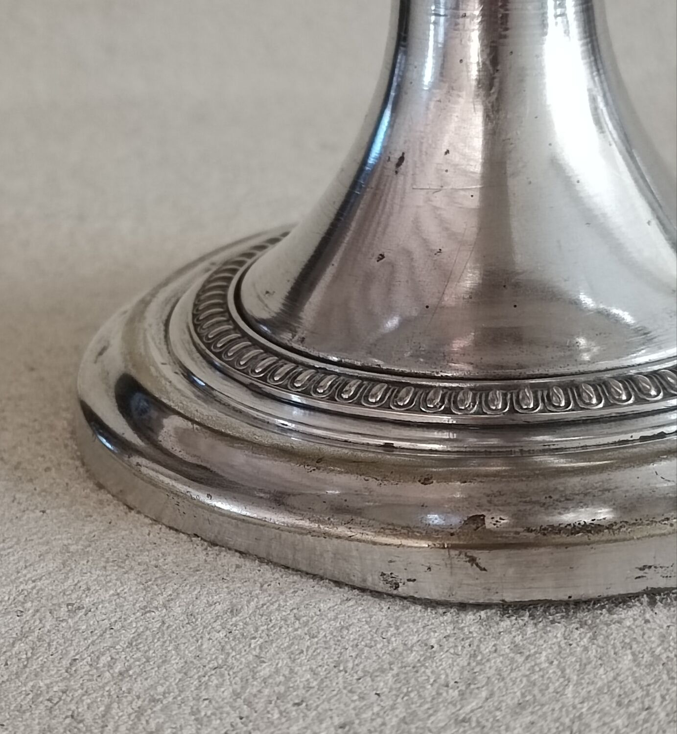 Silver metal stand cup