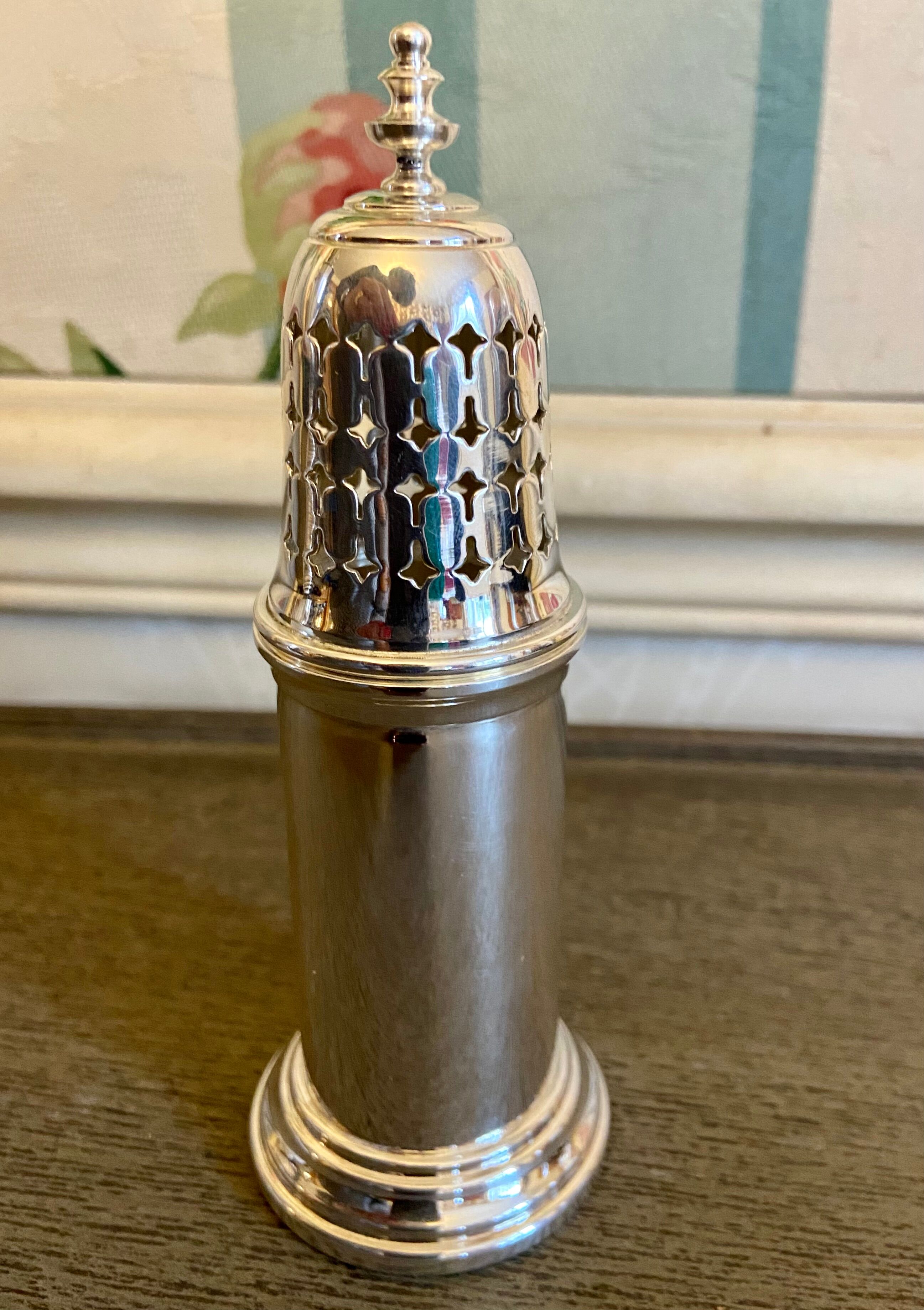 “Louis XIII” shaker