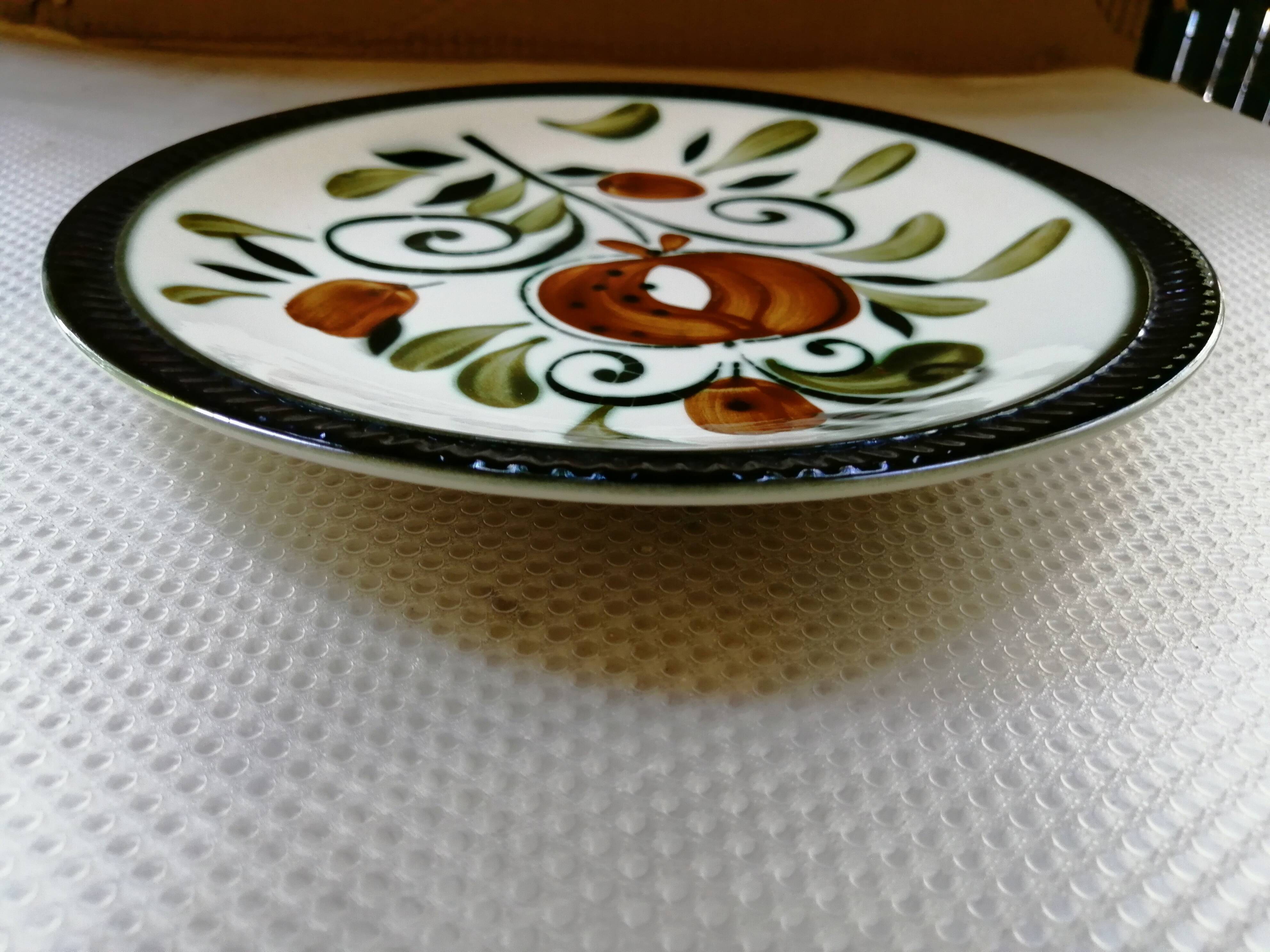 Duo of plates Boch la Louvière model Argenteuil 60'