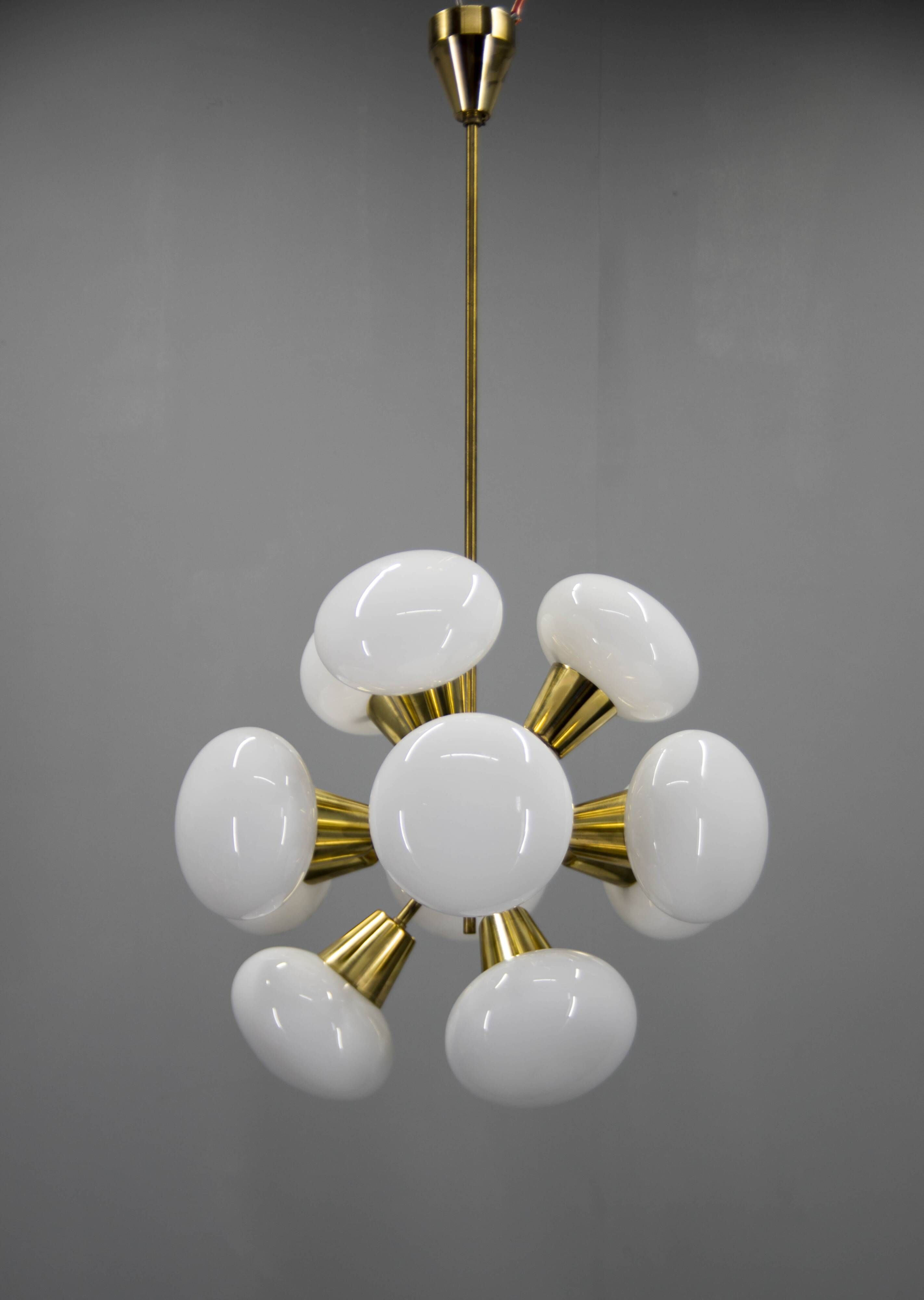 Lustre Spoutnik de Kamenicky Senov, années 1970