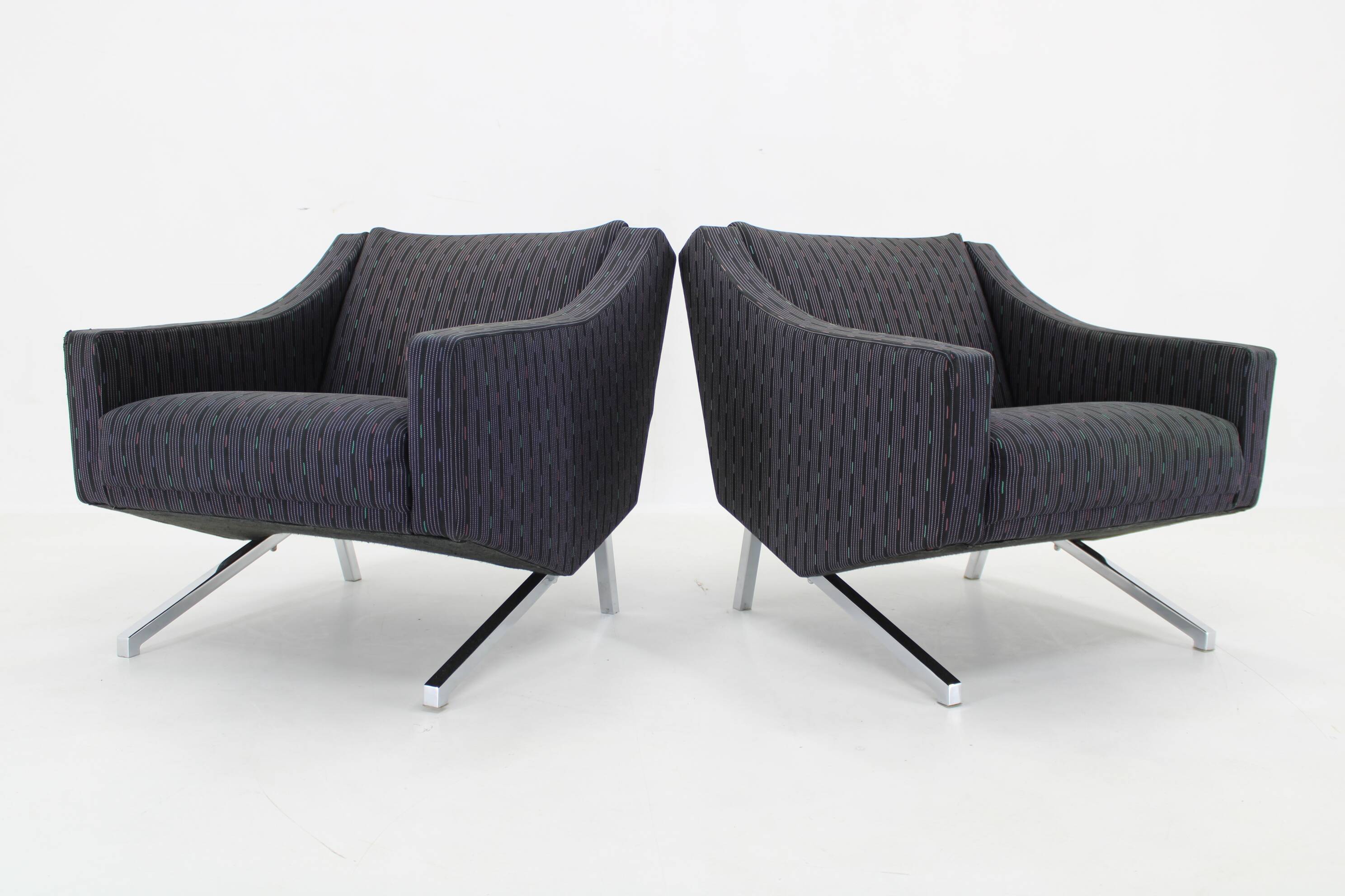 1970s Pair of Italian Design Armchairs