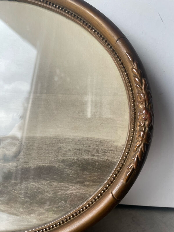 Cadre ovale en bois antique 32 cm x 25 cm