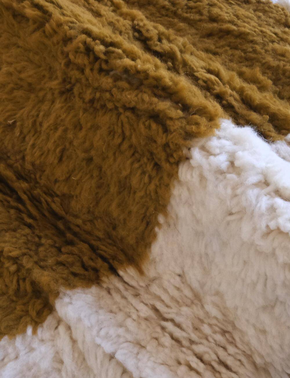 Contemporary wool rug - 266 x 228 cm