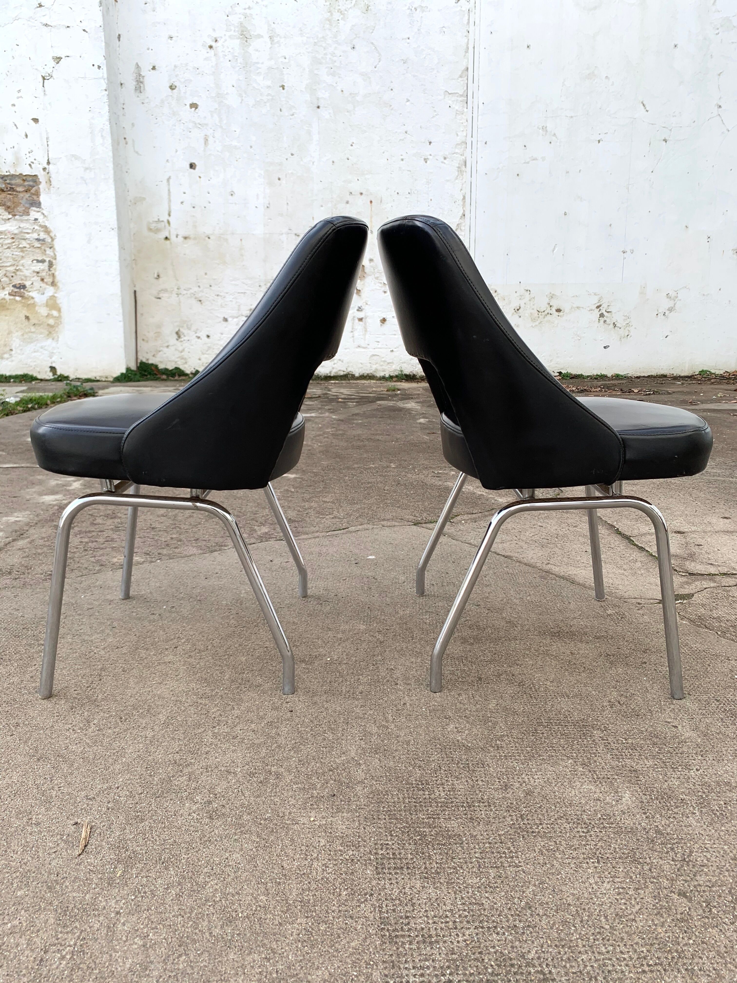 Pair of chairs conference Line Roset