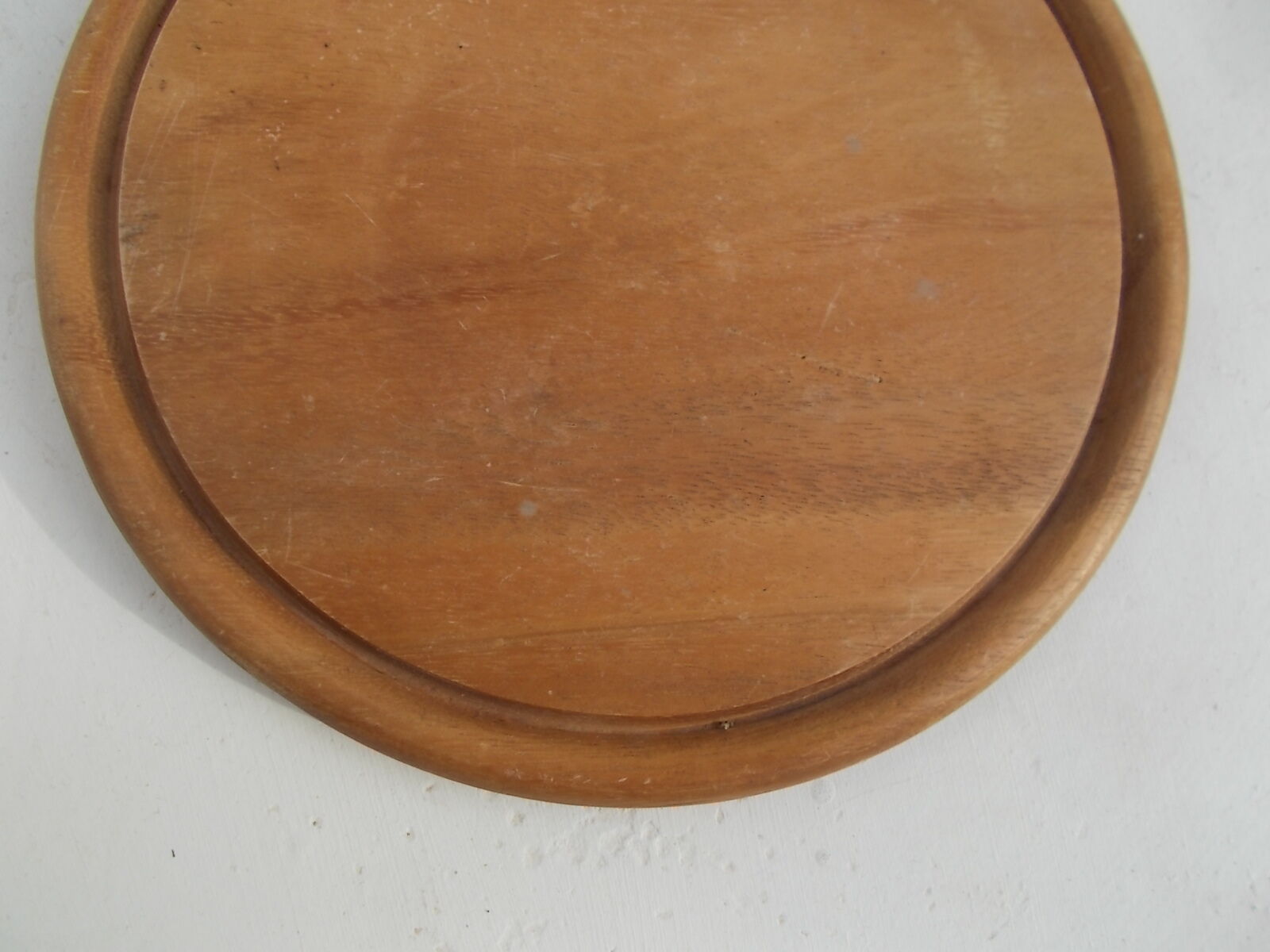 Vintage round chopping board