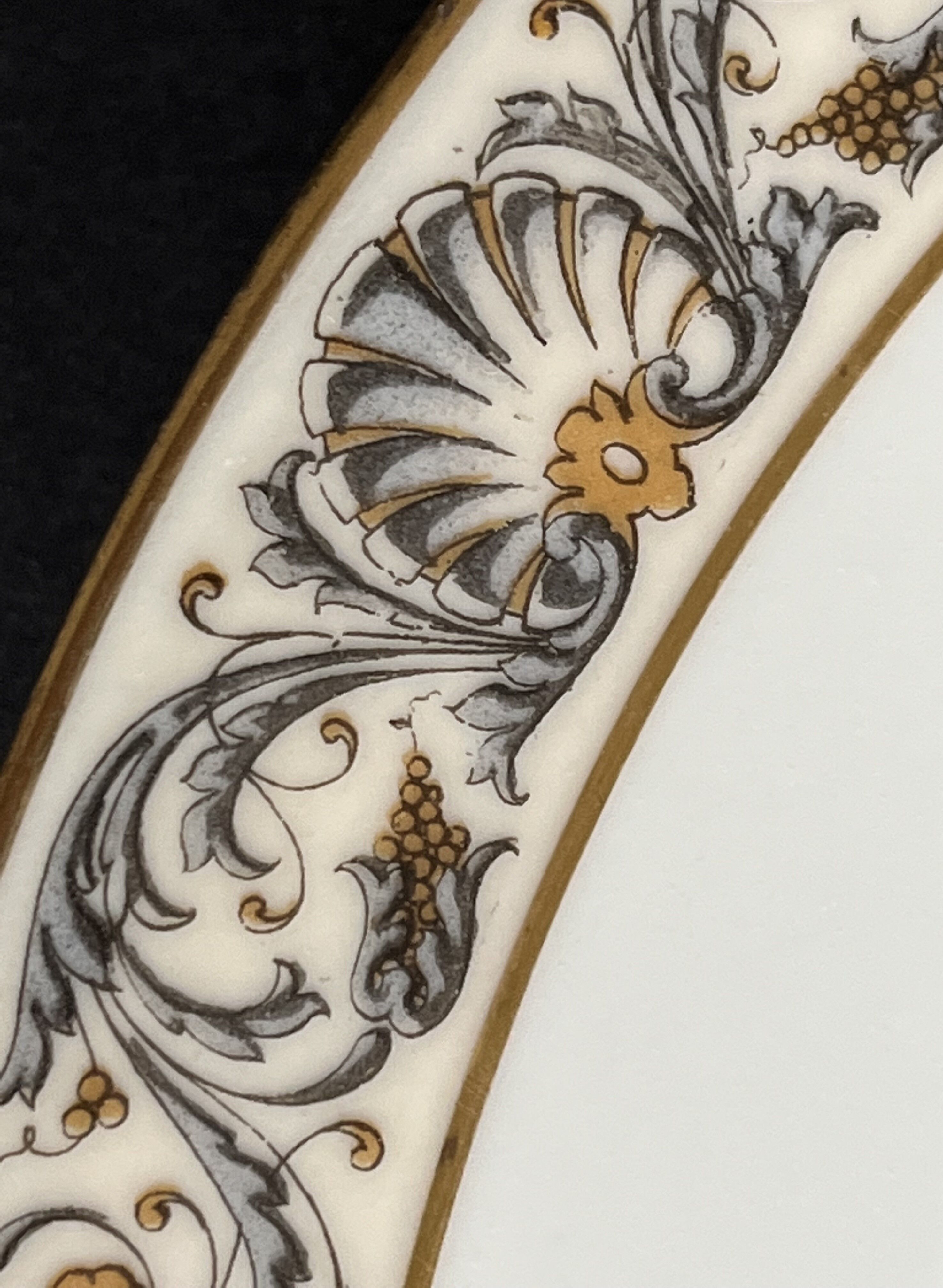 12 porcelain dessert plates