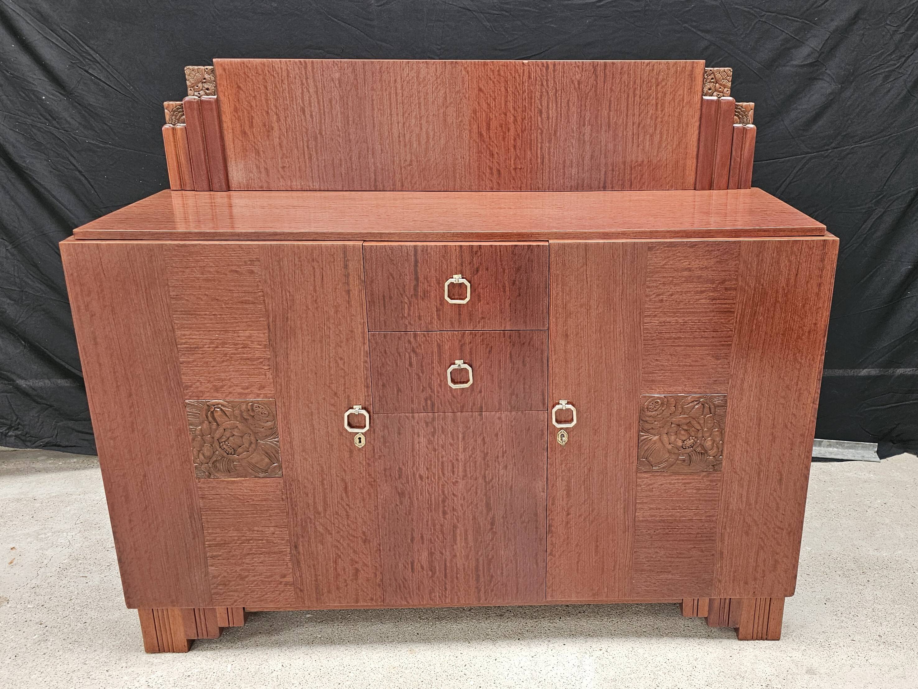 Art Deco buffet by Saddier & Fils in solid rosewood and veneer.