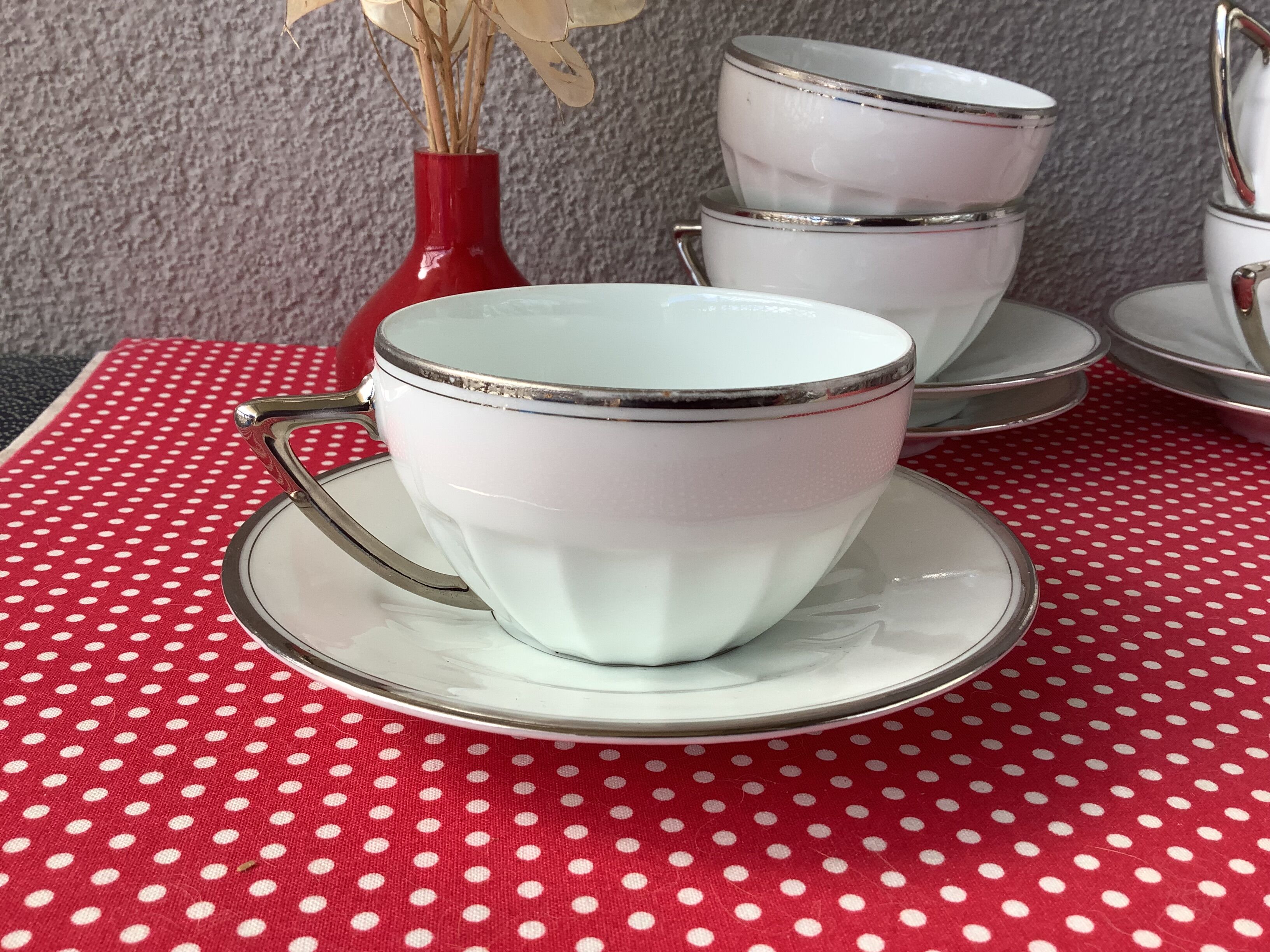 Sologne Lamotte art deco porcelain cups