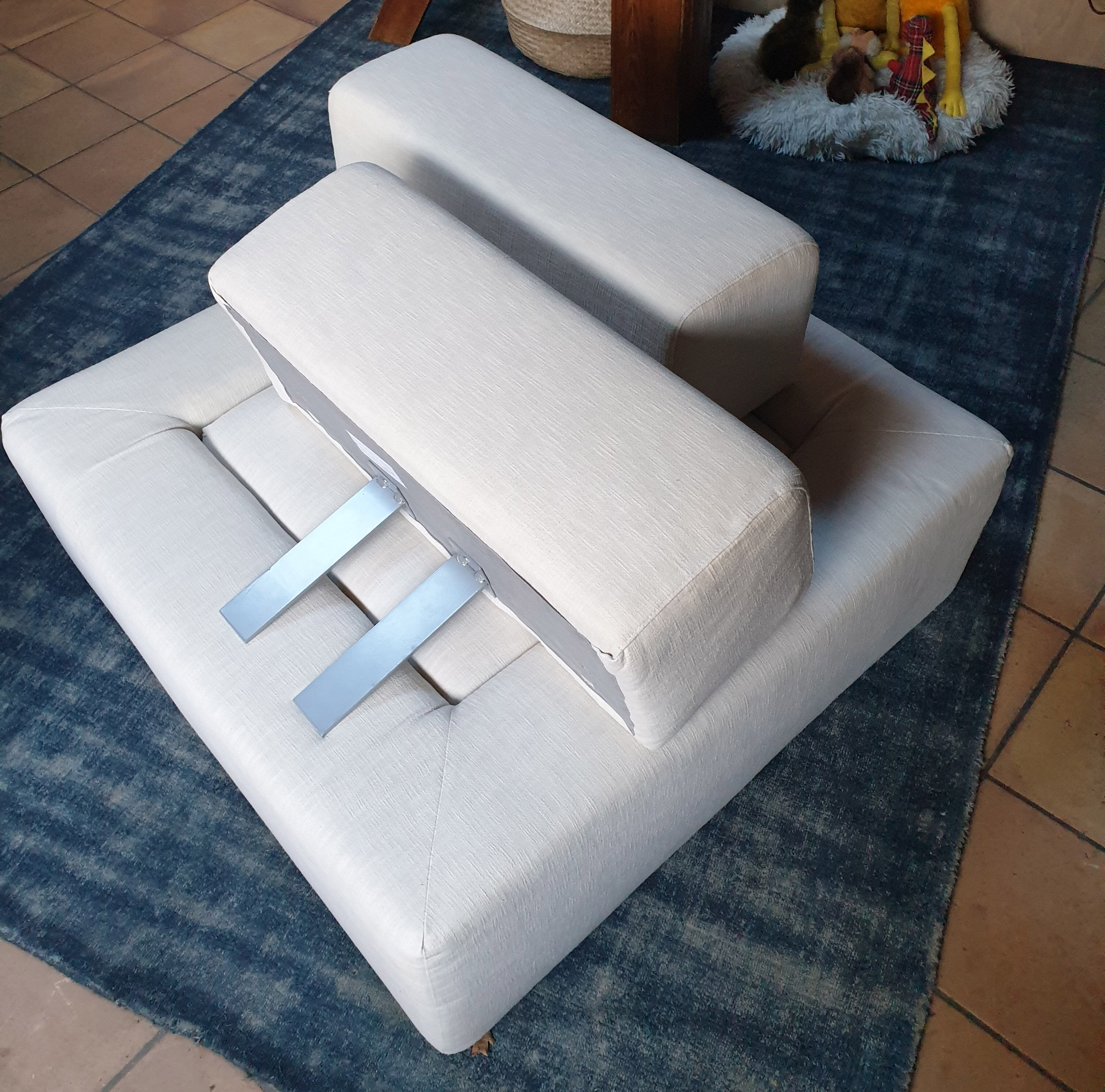 Cubic chair by "Sits"