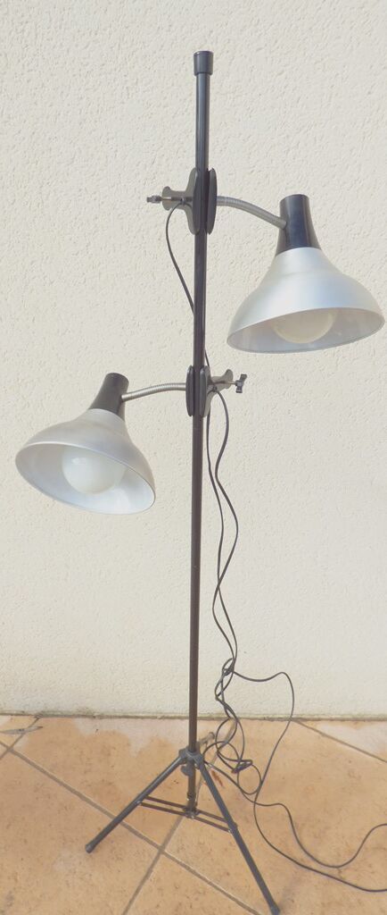 Industrial-style floor lamp with two large adjustable removable spotlights