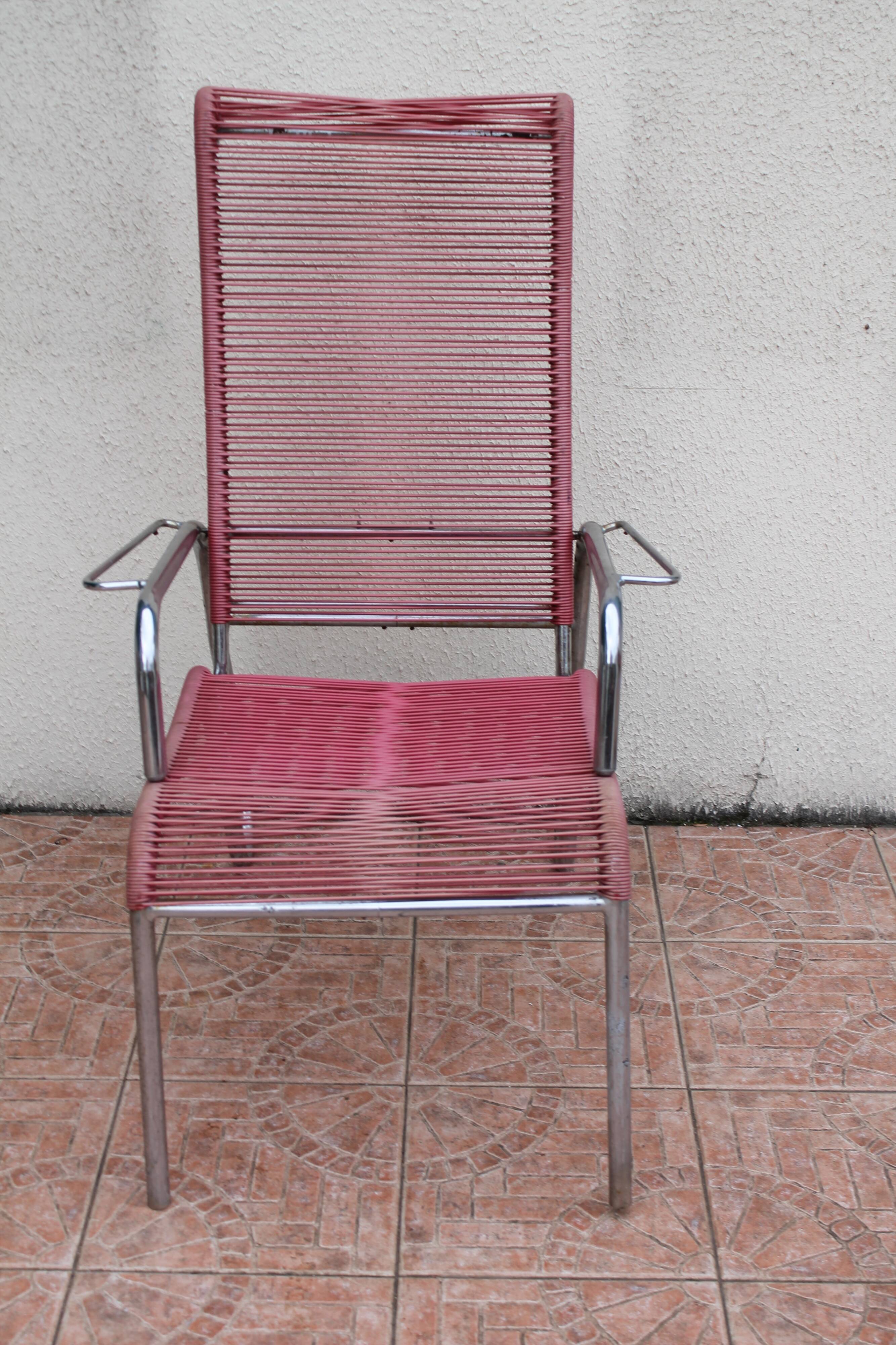 Reclining scoubidou chair