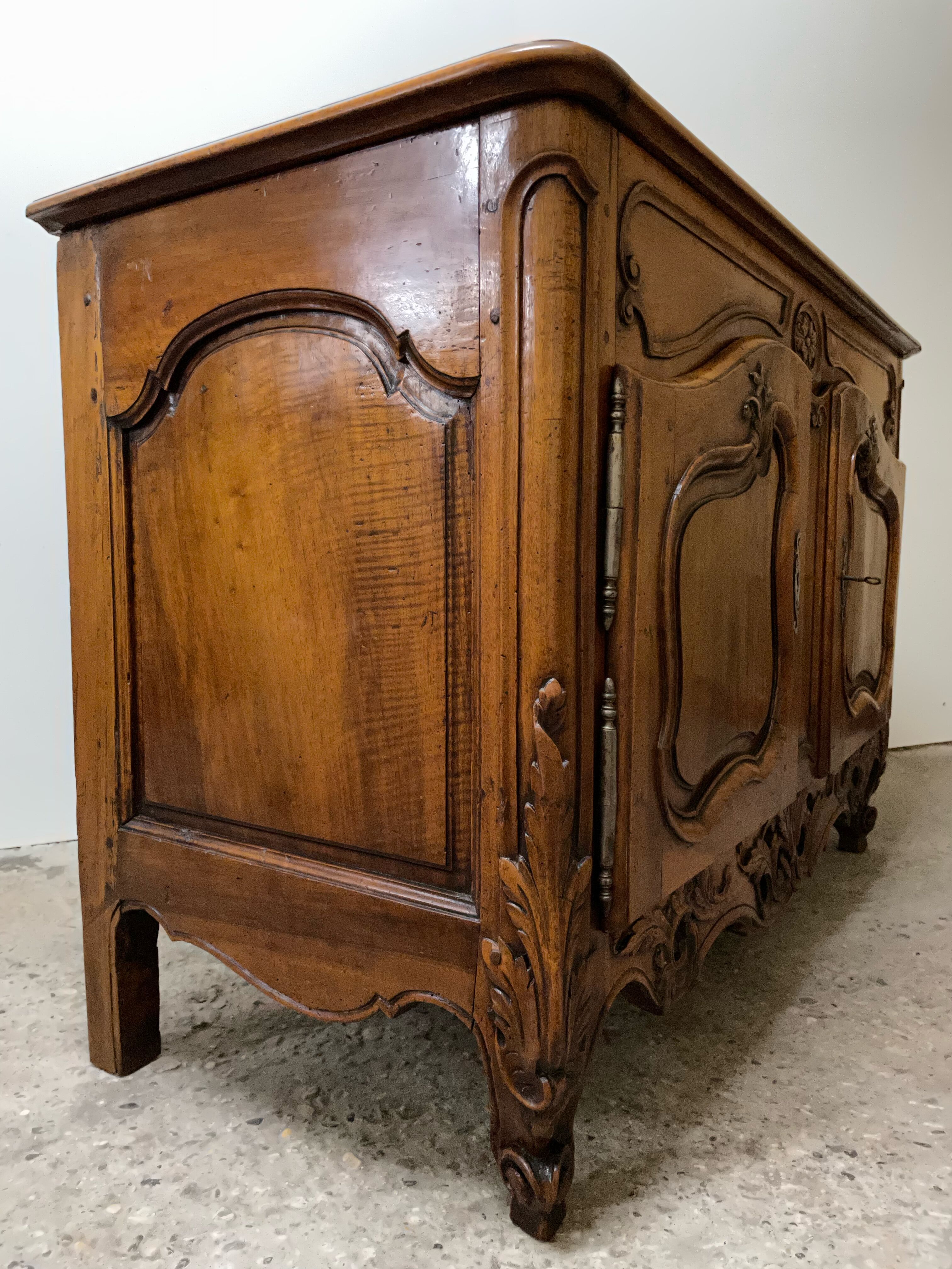 Provençal credenza walnut period eighteenth century