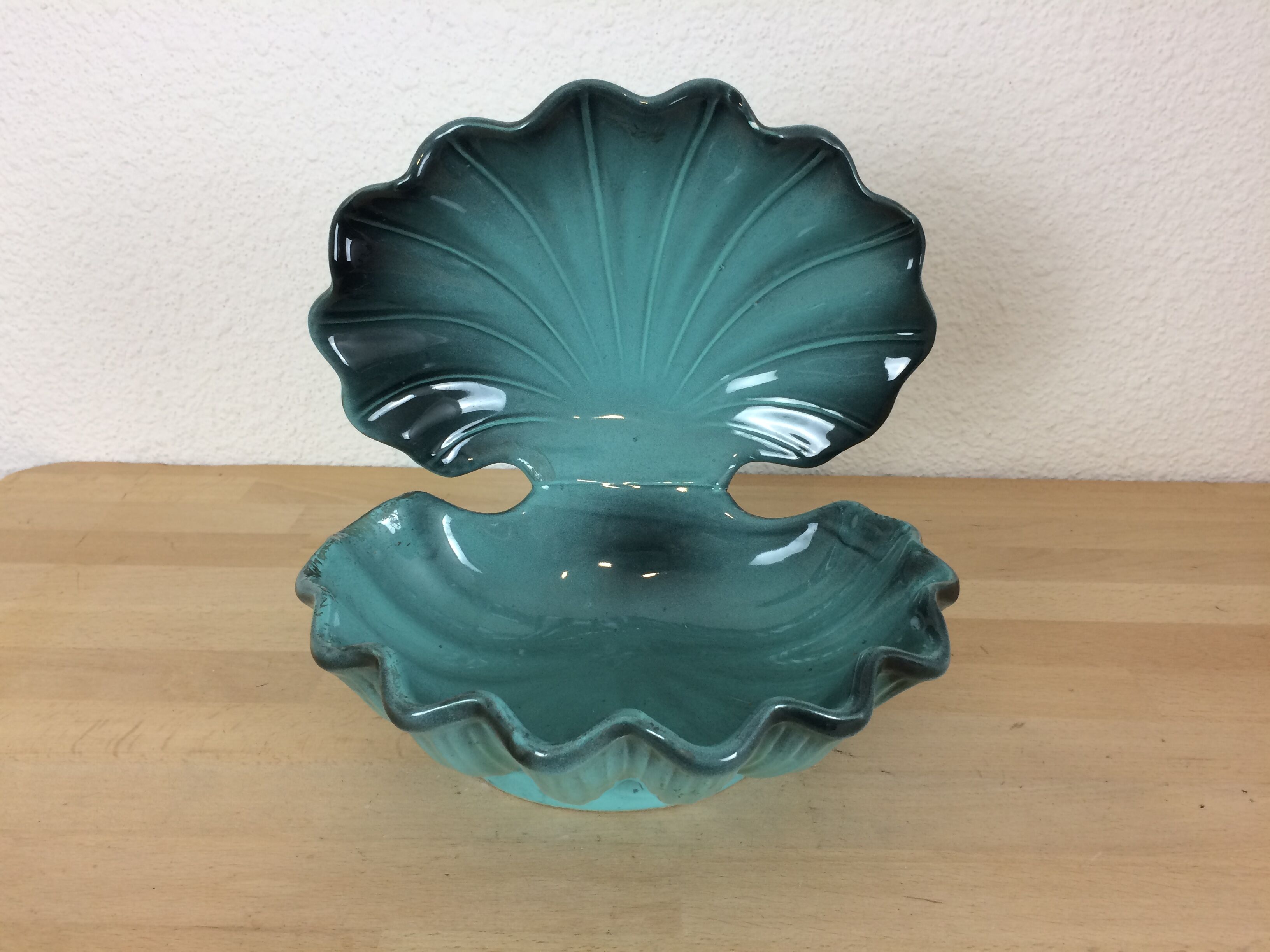 Empty pocket blue ceramic shell