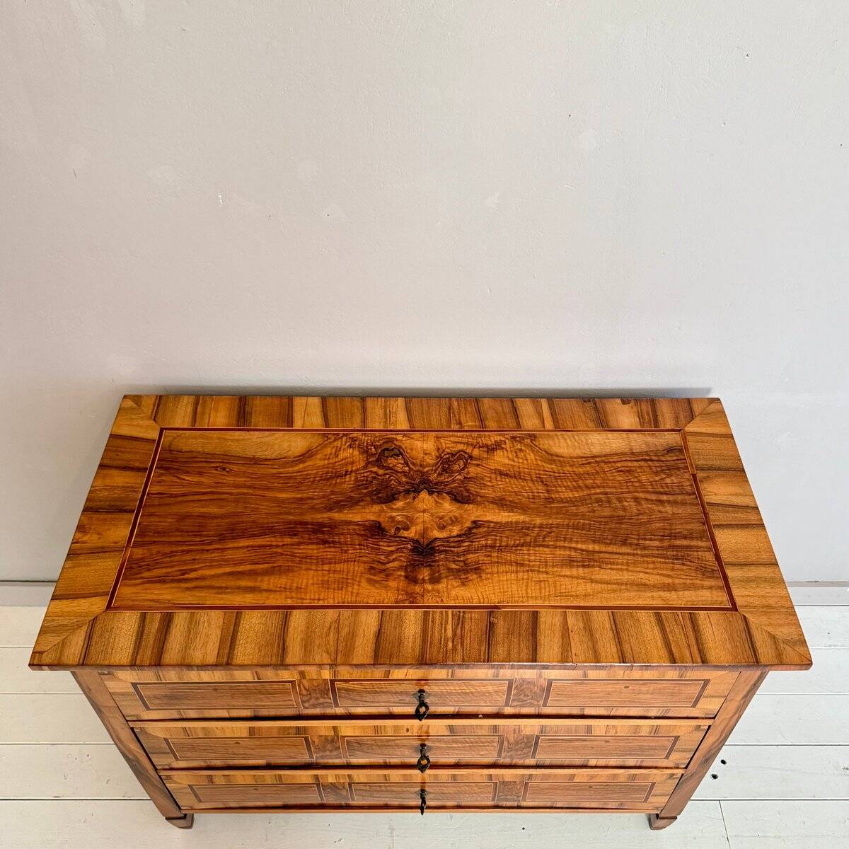 Louis XVI German Walnut Commode with Geometric Inlays, 1780